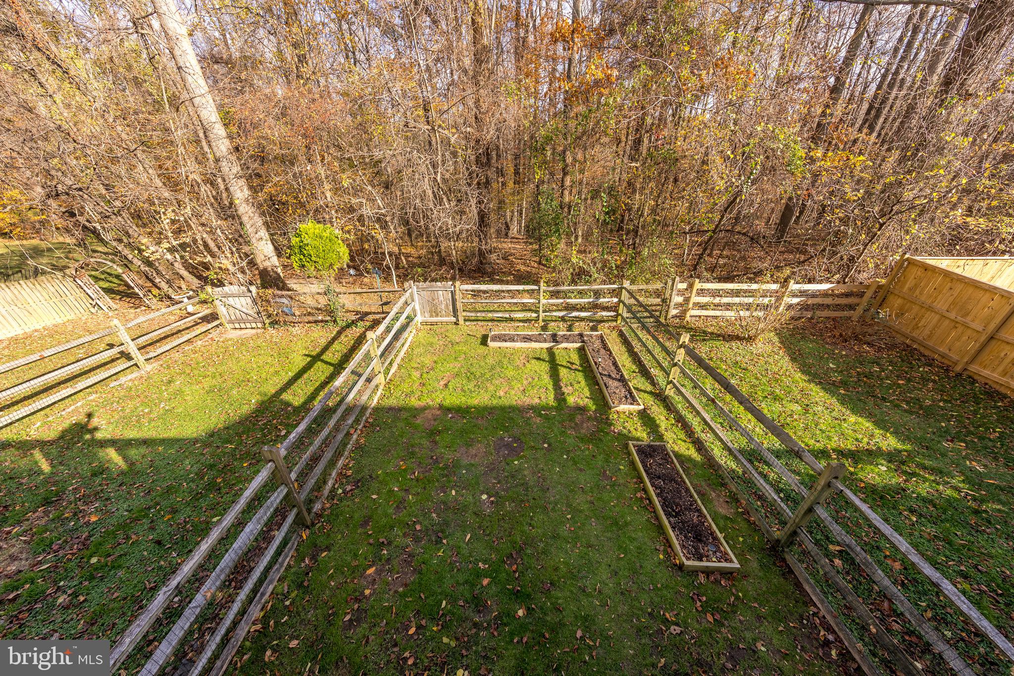 CONSTANT FRIENDSHIP - Residential