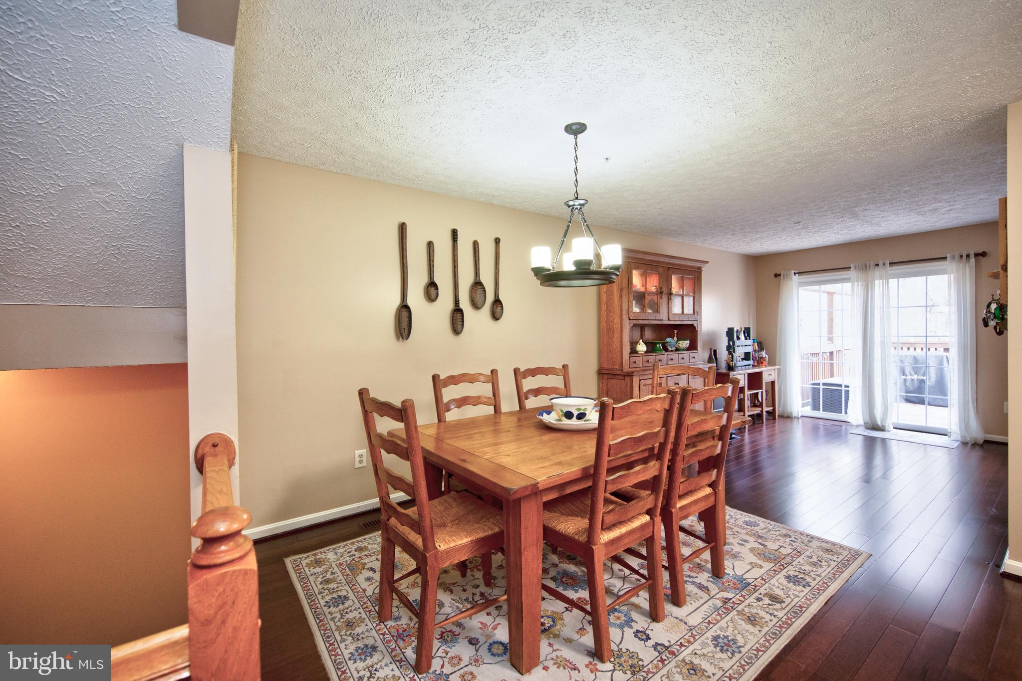 CONSTANT FRIENDSHIP - Residential