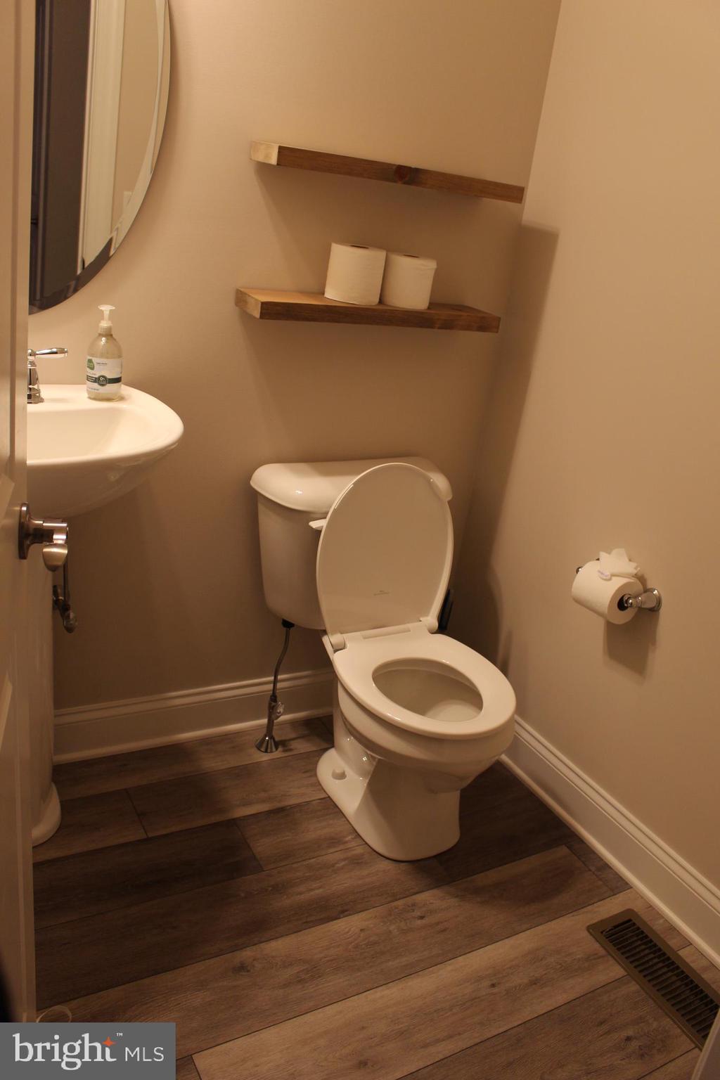 SPRING ROCK - Residential Lease