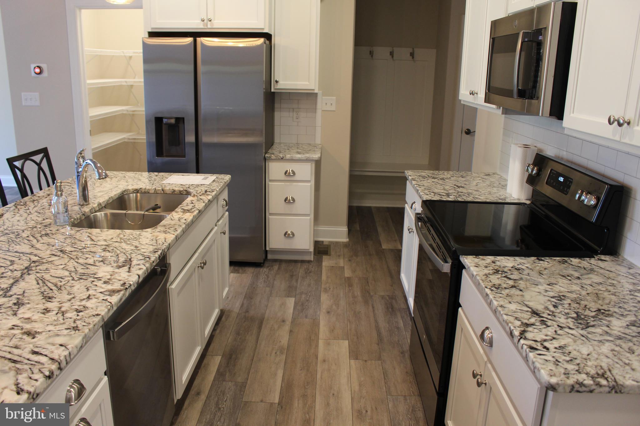 SPRING ROCK - Residential Lease