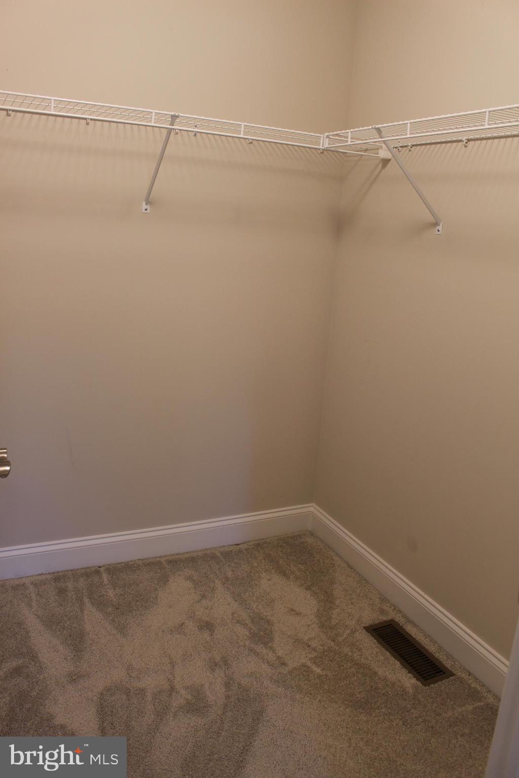 SPRING ROCK - Residential Lease