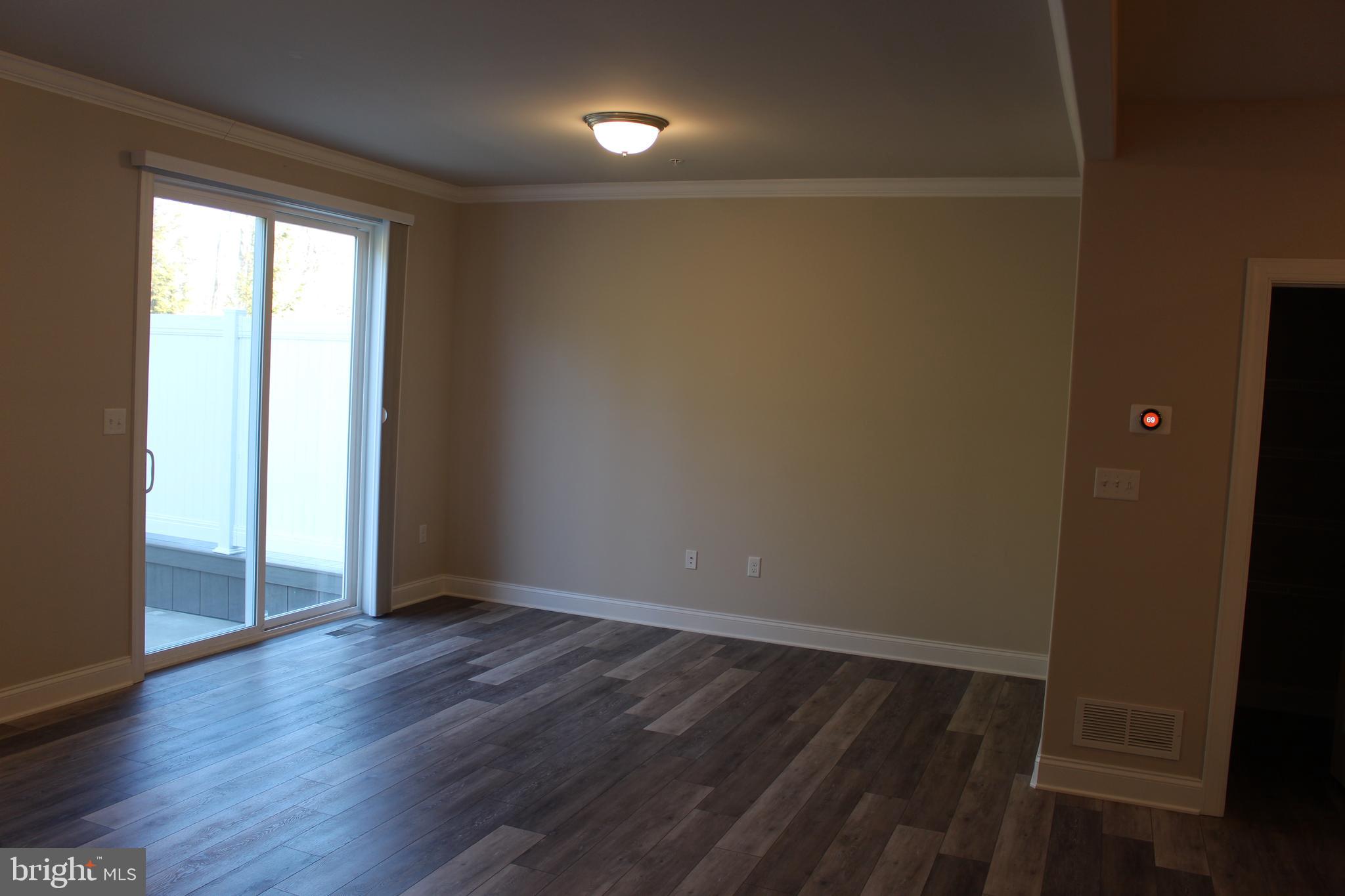 SPRING ROCK - Residential Lease