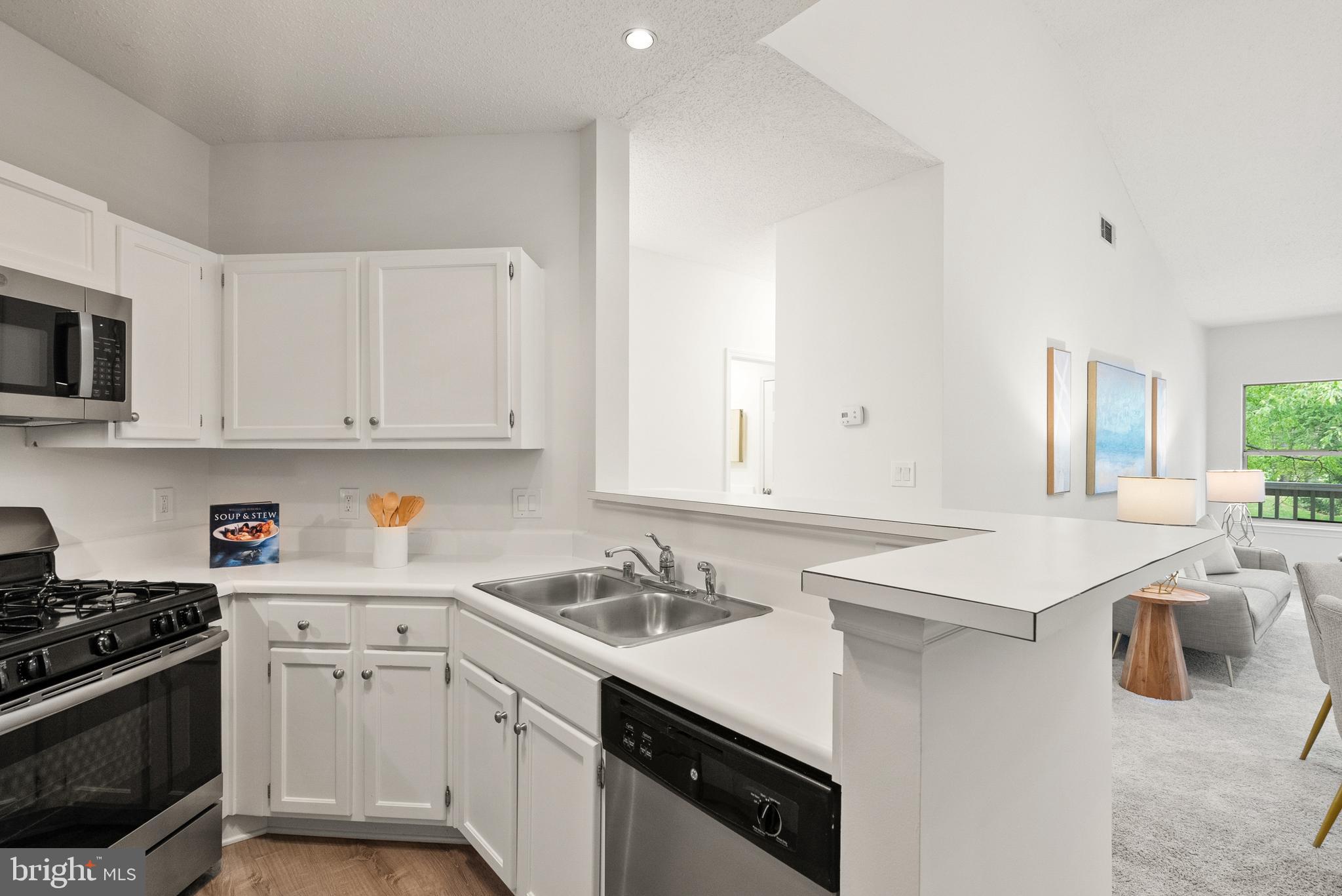 STONECROFT CONDO - Residential