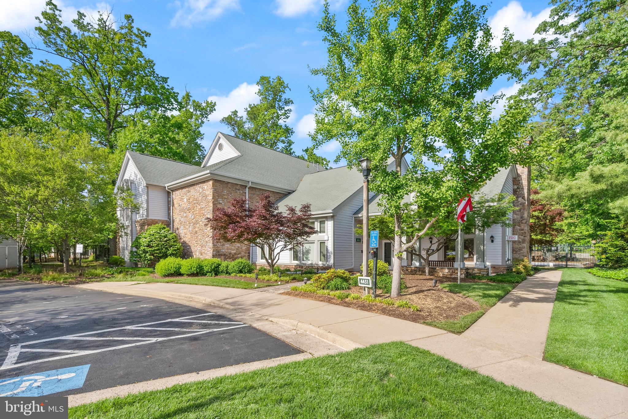 STONECROFT CONDO - Residential