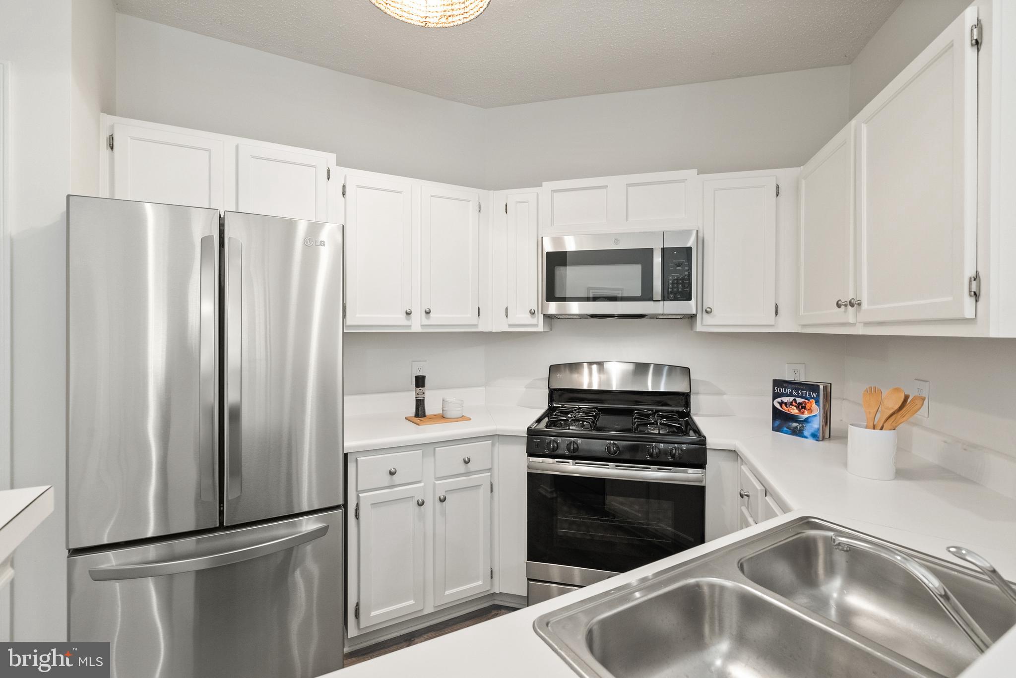 STONECROFT CONDO - Residential