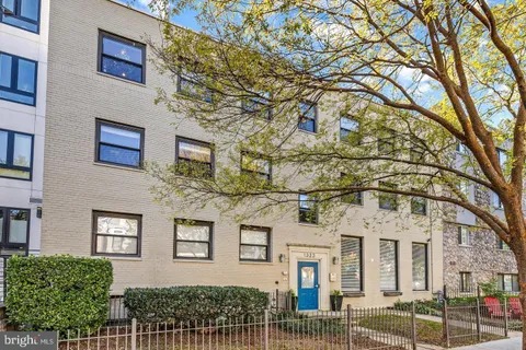 MLS: DCDC2195042