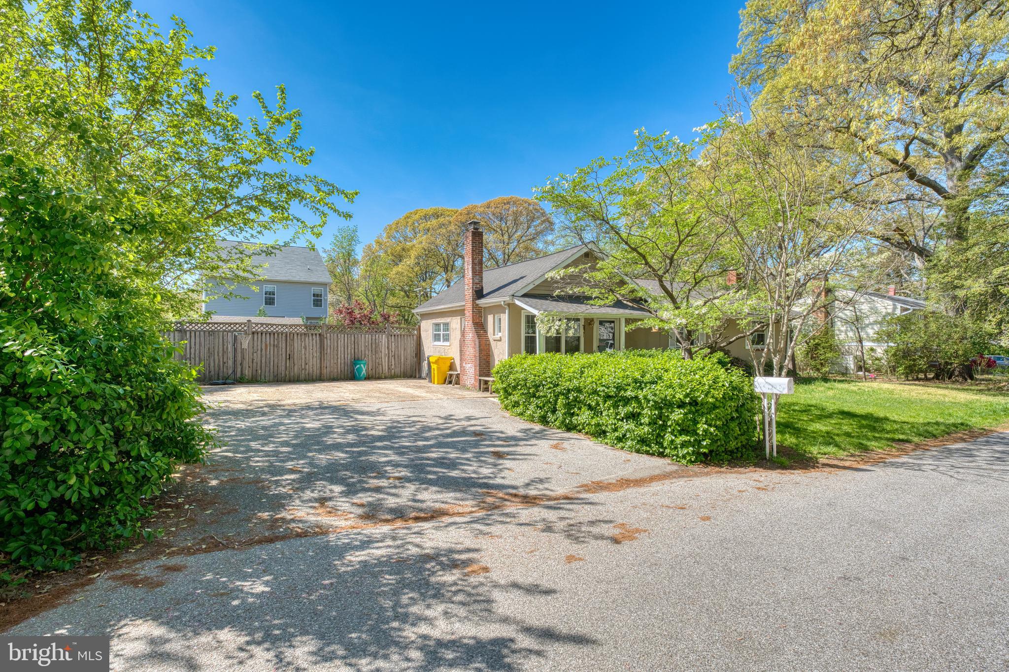 602 KNOLLWOOD ROAD