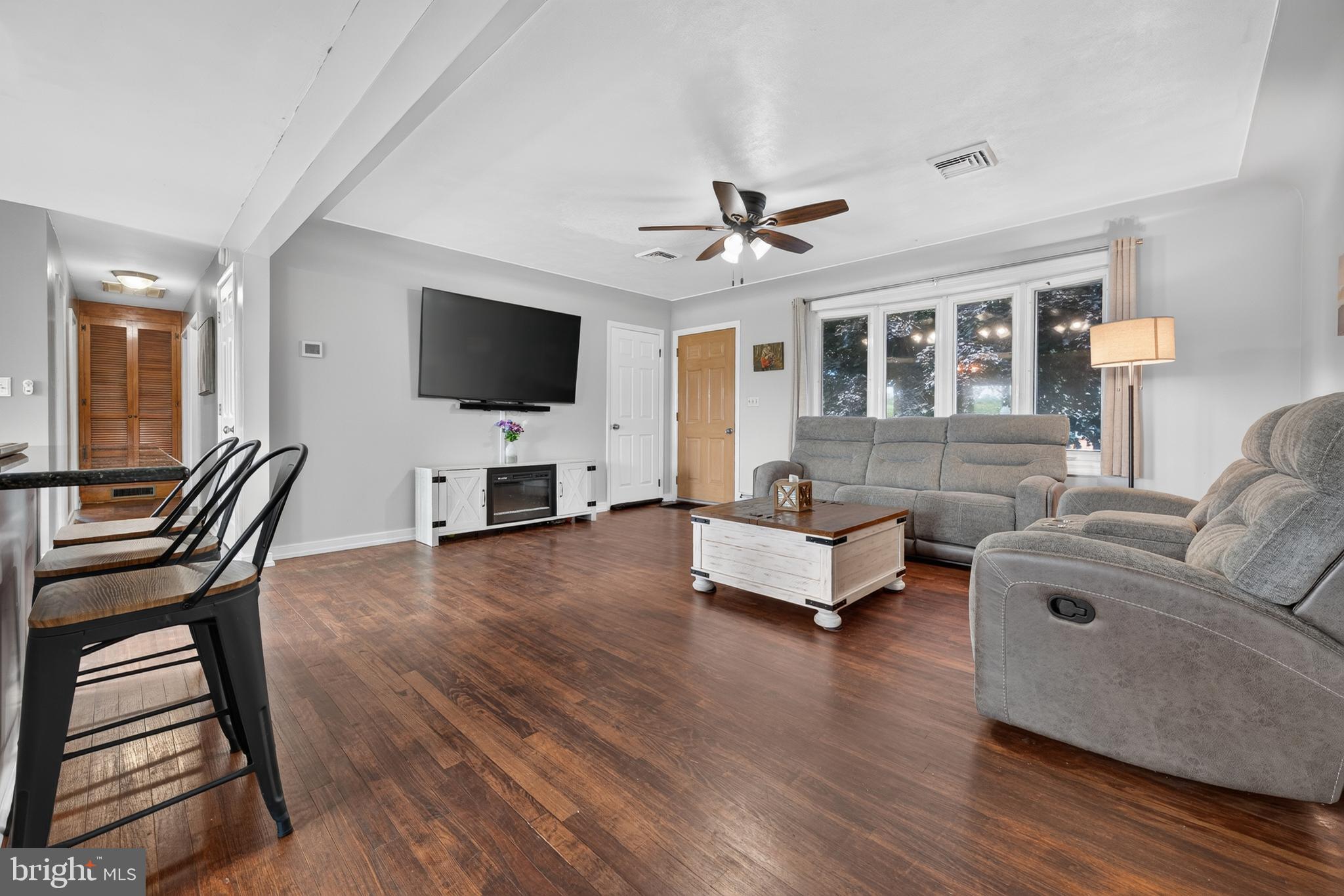 776 SHARON DRIVE