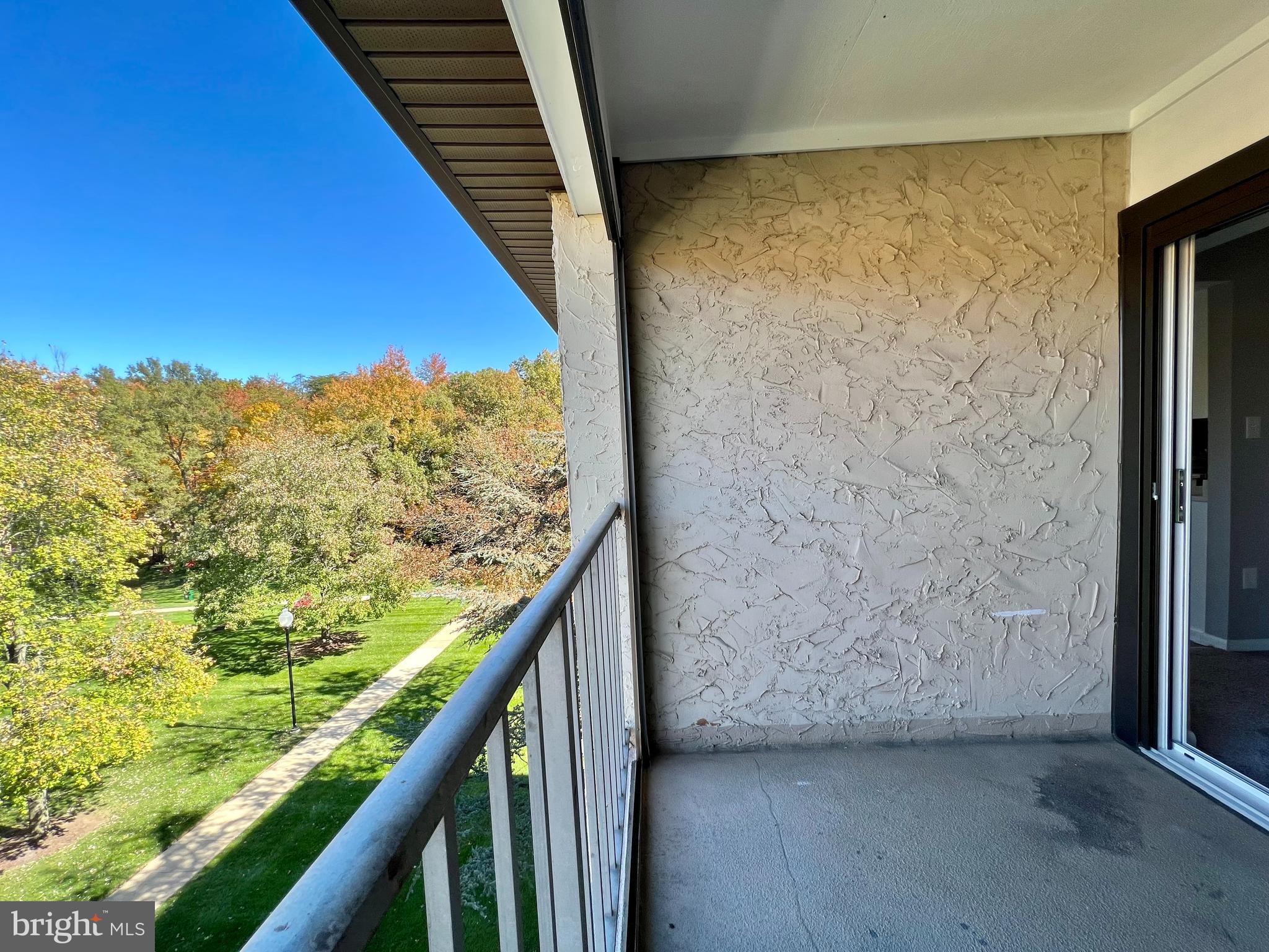 GREENBRIAR CONDO PHASE III - Residential Lease