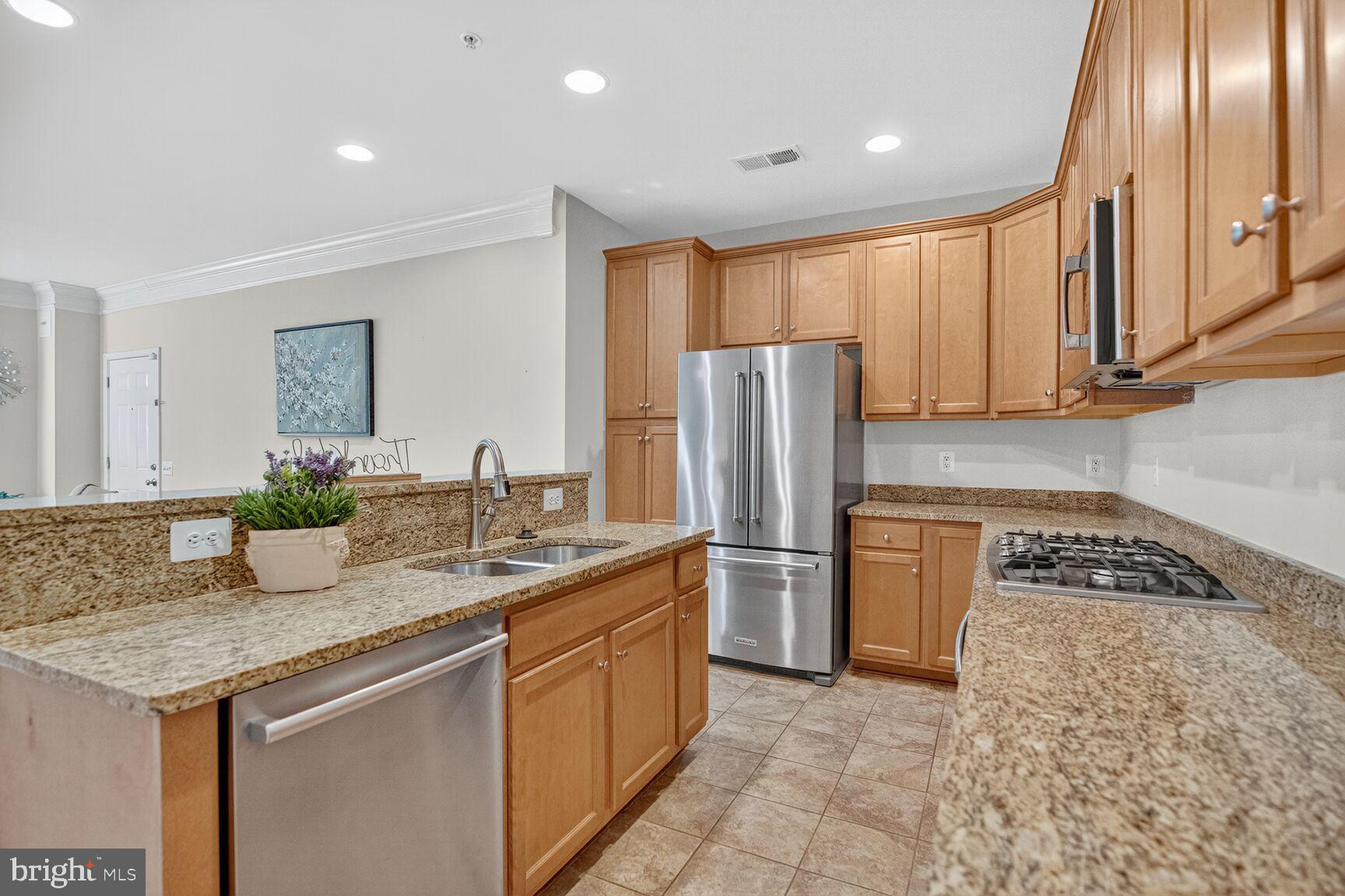 2348 BROOKMOOR LANE