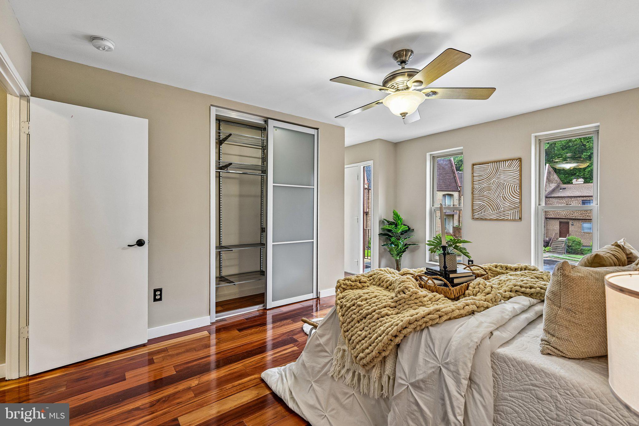 TYSONS COURT - Residential