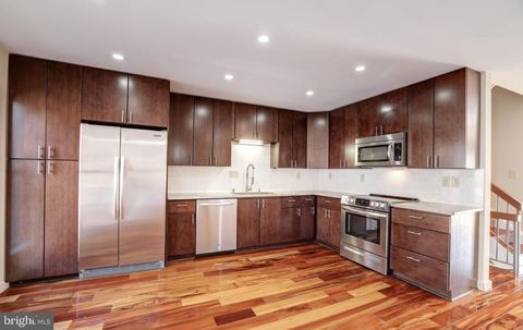 1733 CY COURT VIENNA VA 22182