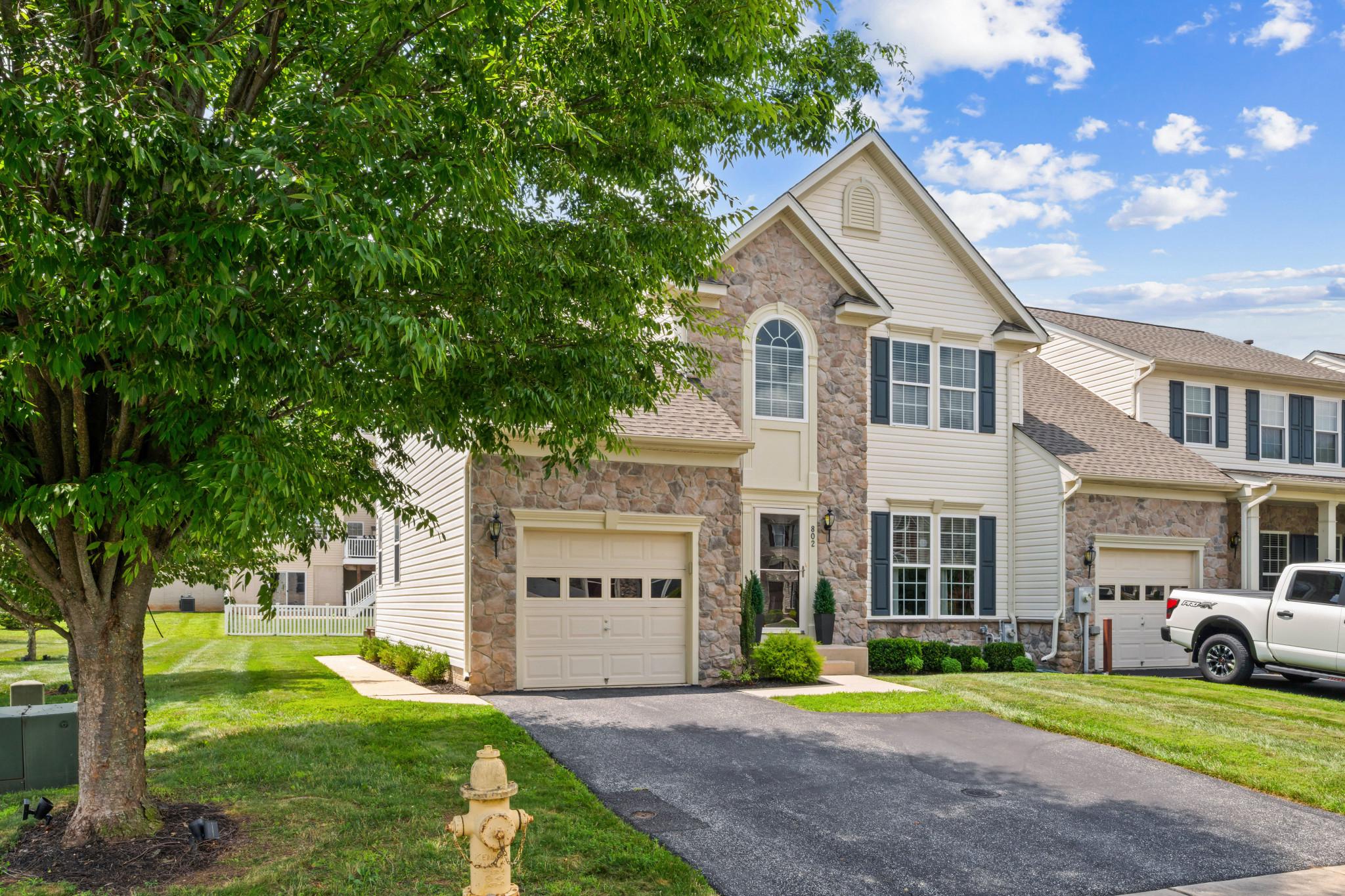 802 DRESSAGE COURT