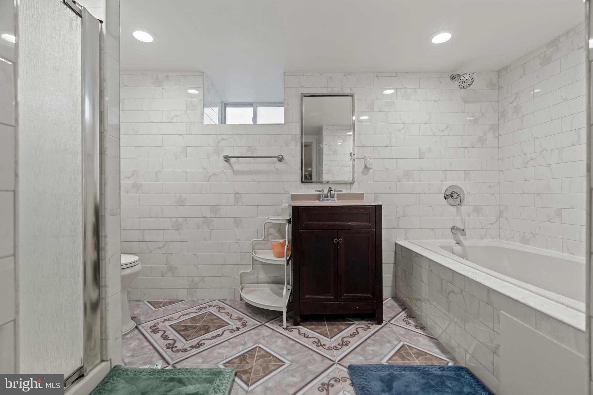 PHILADELPHIA (NORTHEAST) - Residential