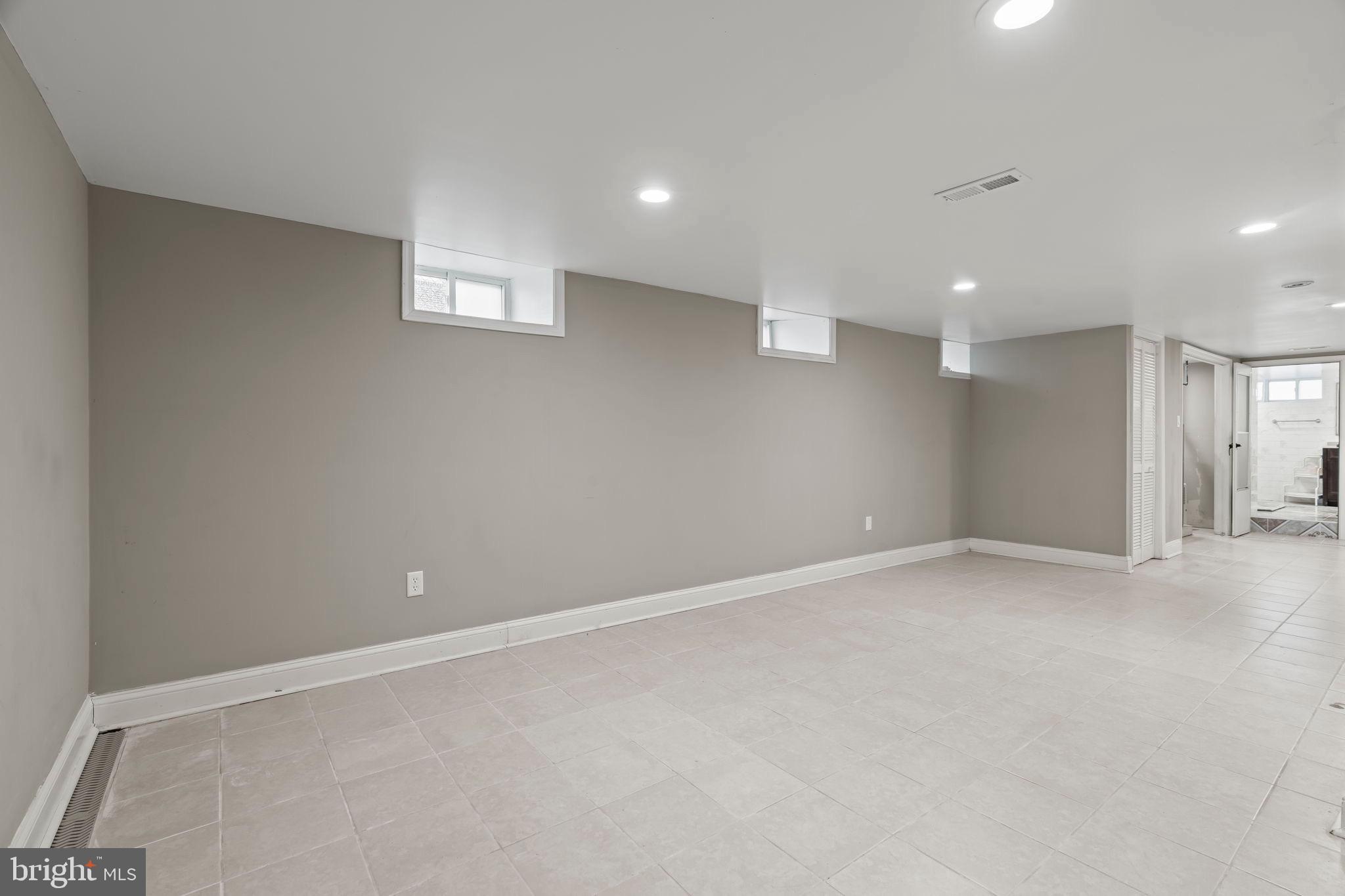 PHILADELPHIA (NORTHEAST) - Residential