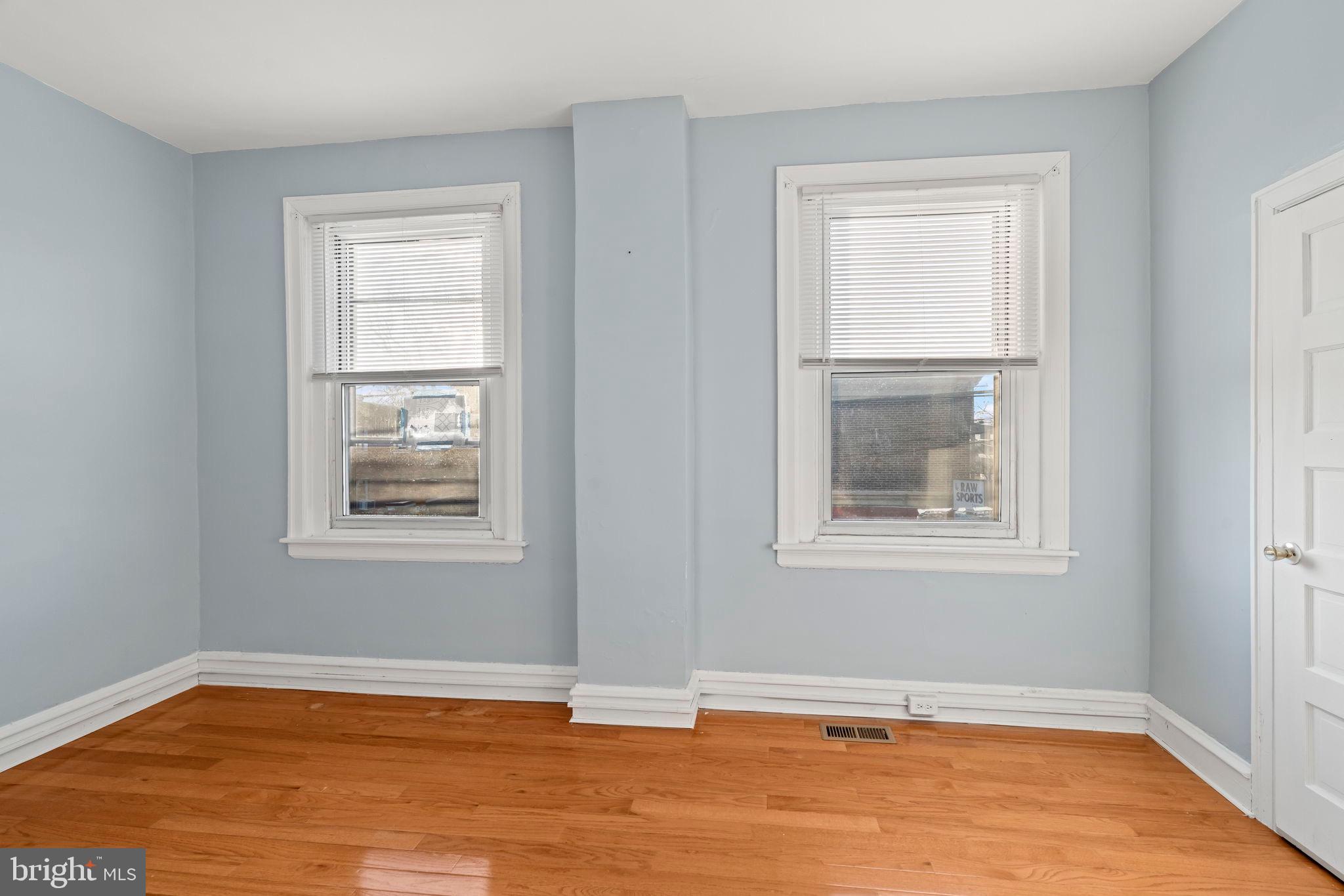 PHILADELPHIA (NORTHEAST) - Residential