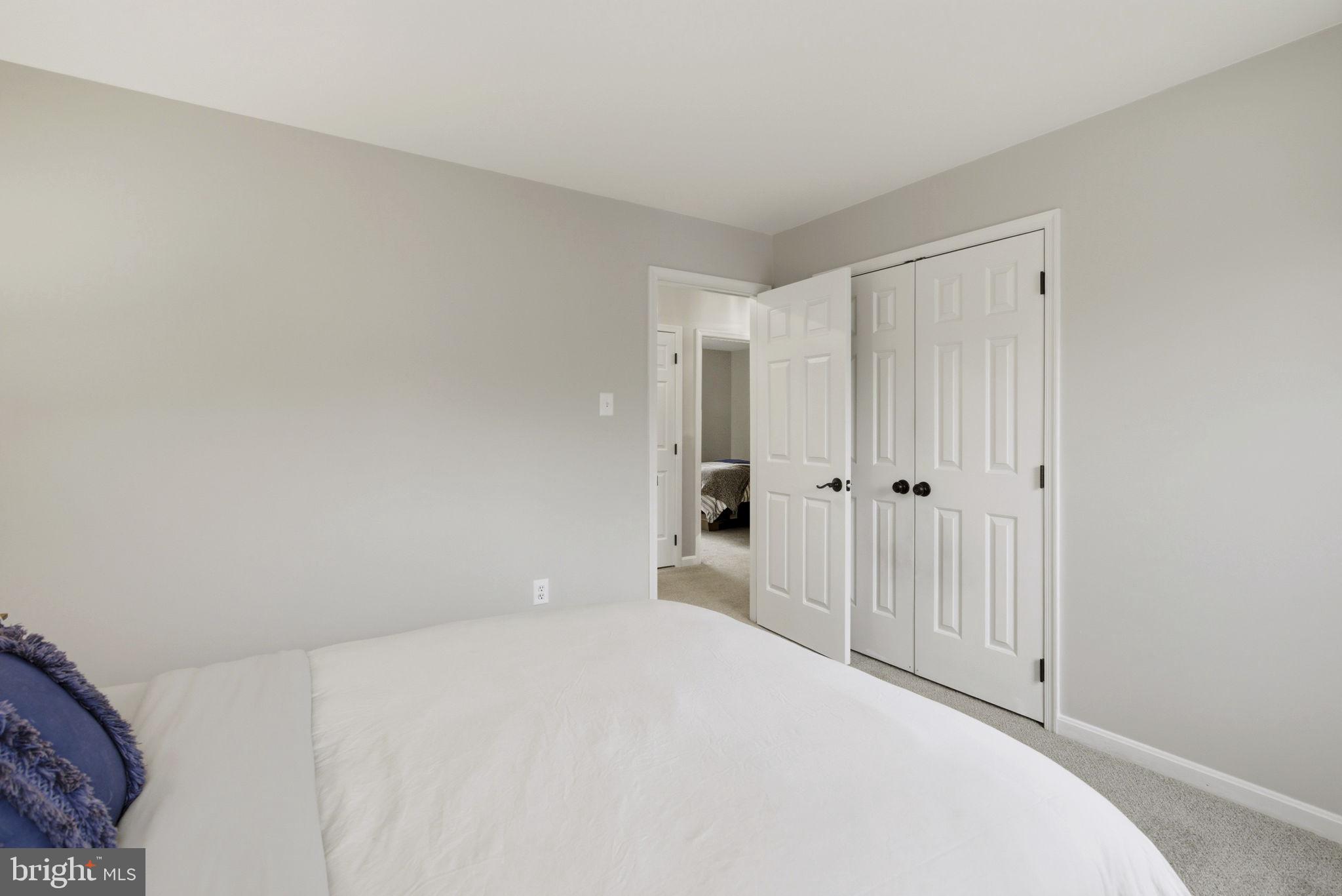 PERRY HALL COURTS - Residential