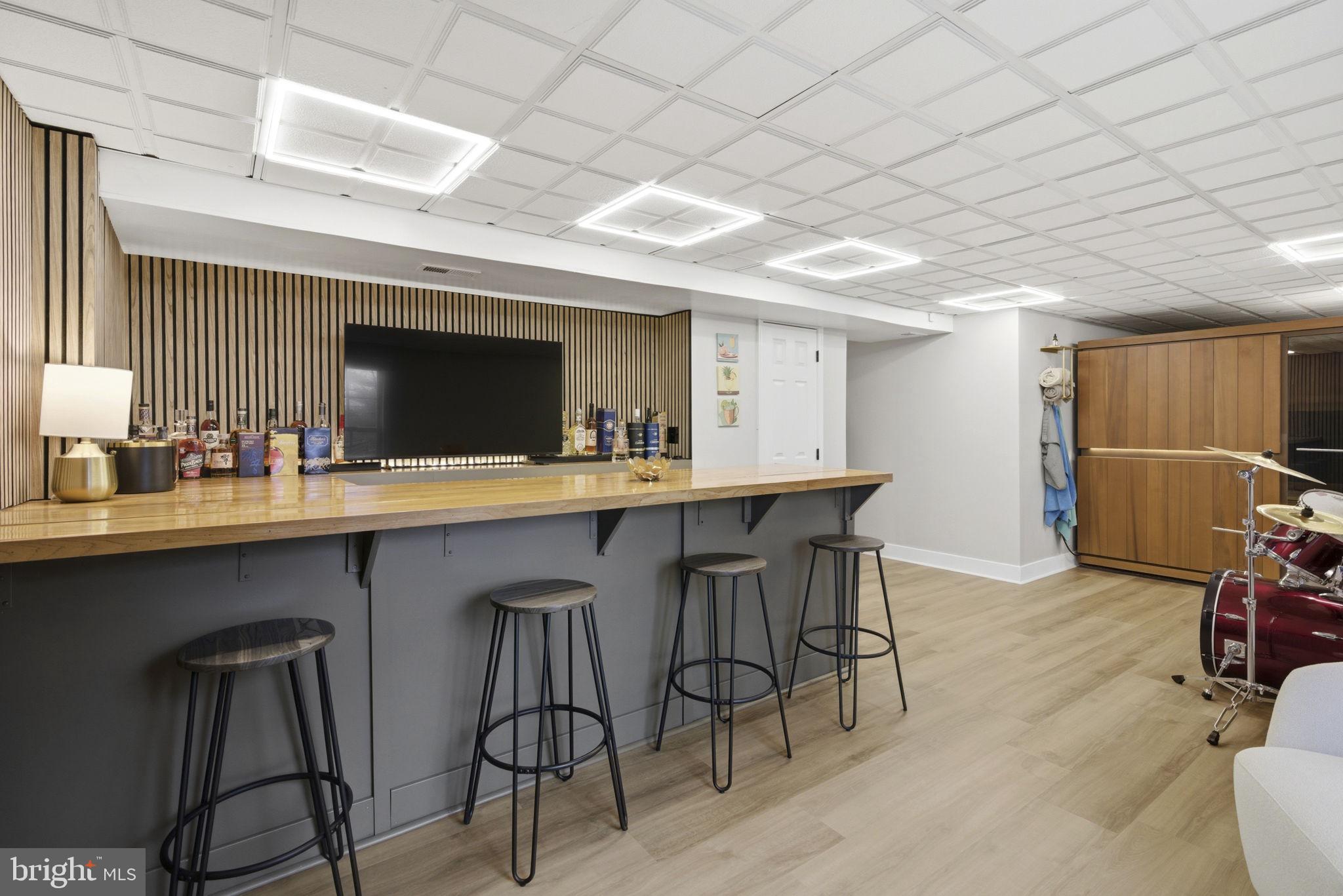 PERRY HALL COURTS - Residential