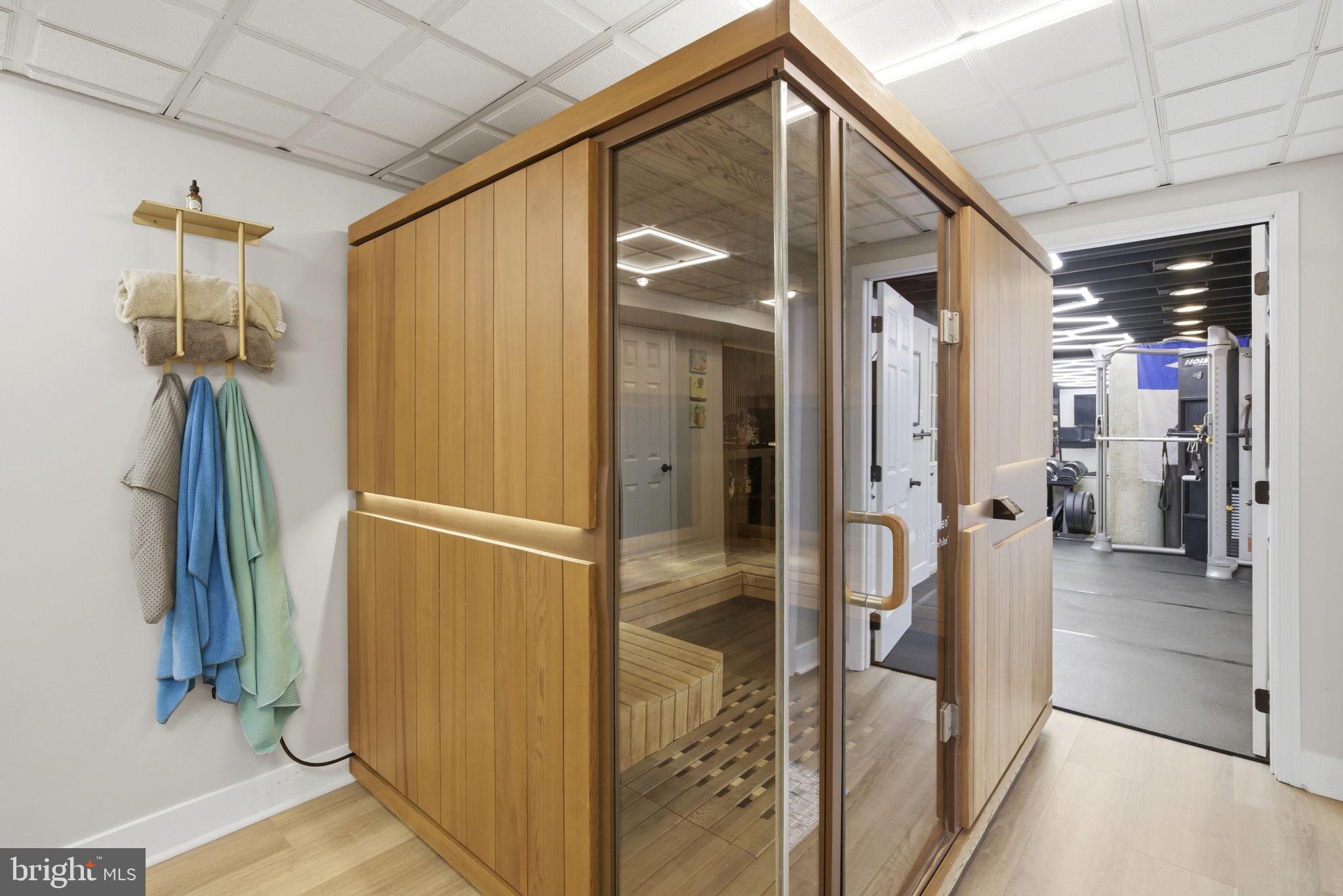 PERRY HALL COURTS - Residential