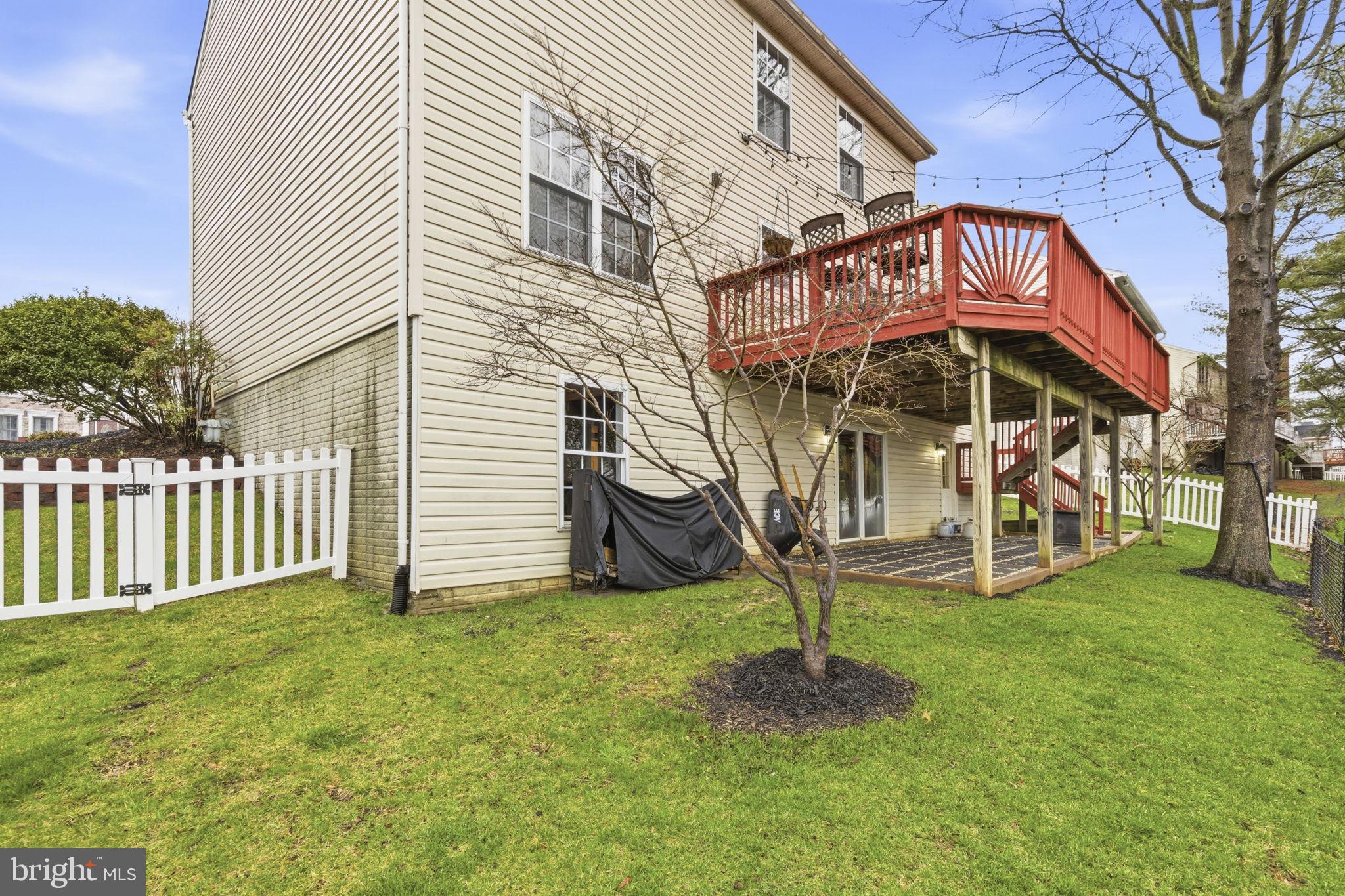 PERRY HALL COURTS - Residential