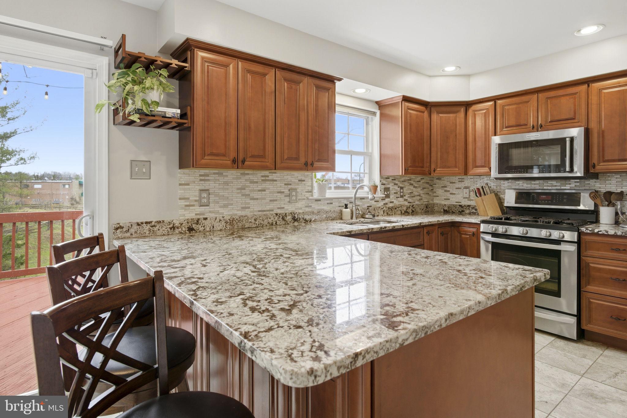 PERRY HALL COURTS - Residential