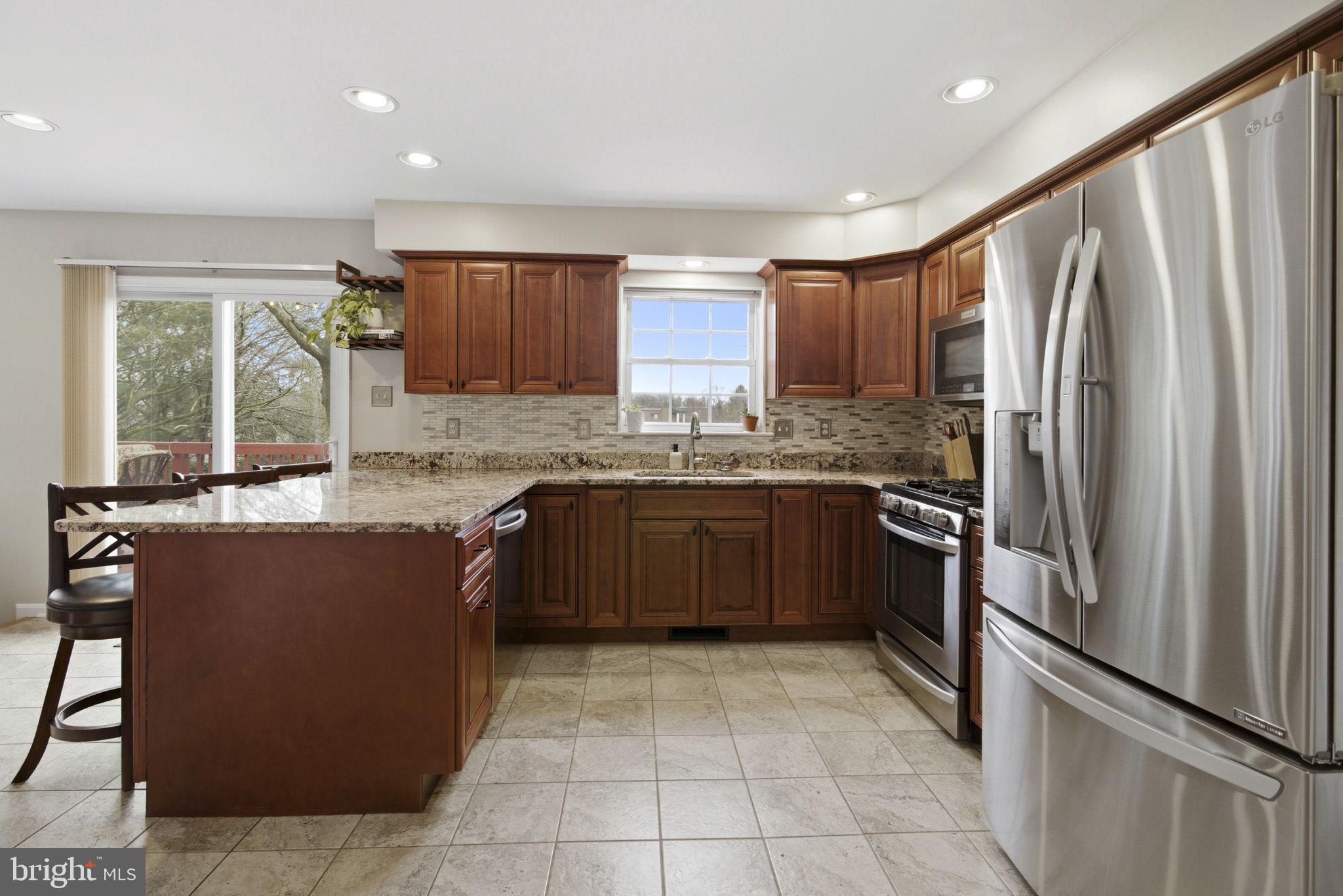 PERRY HALL COURTS - Residential