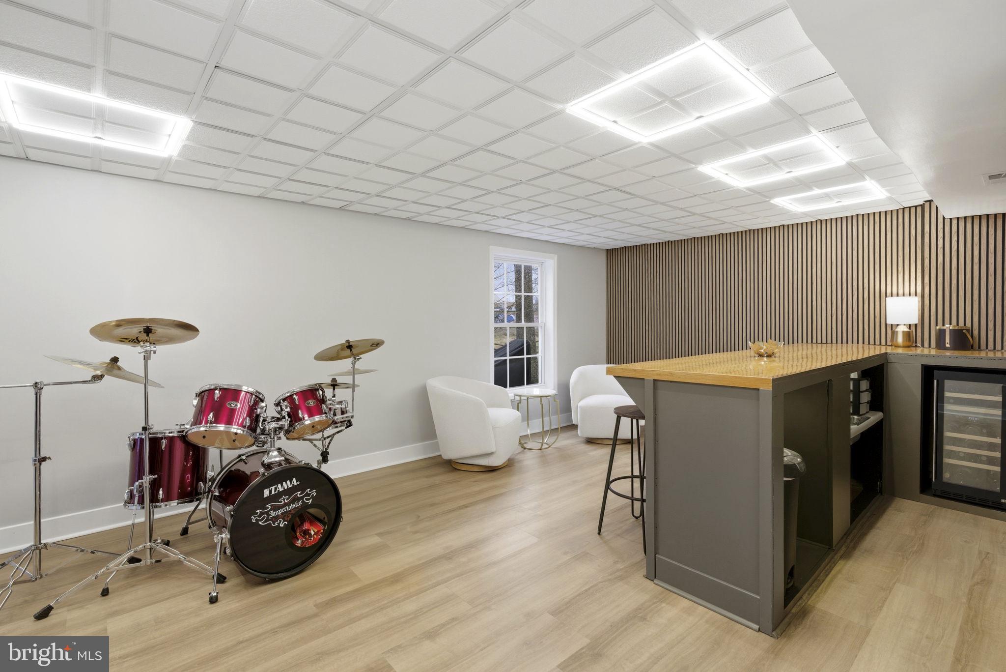 PERRY HALL COURTS - Residential