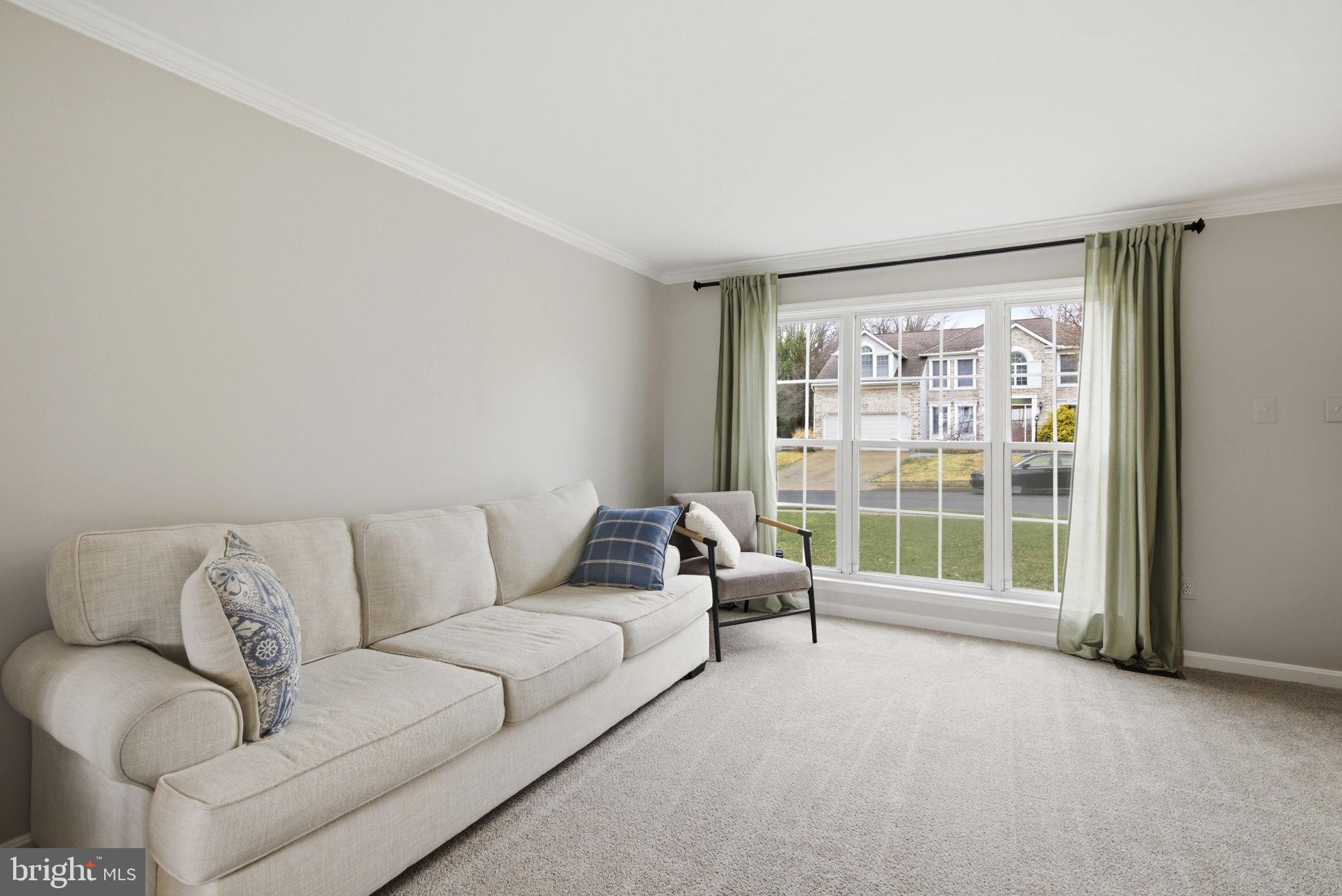 PERRY HALL COURTS - Residential