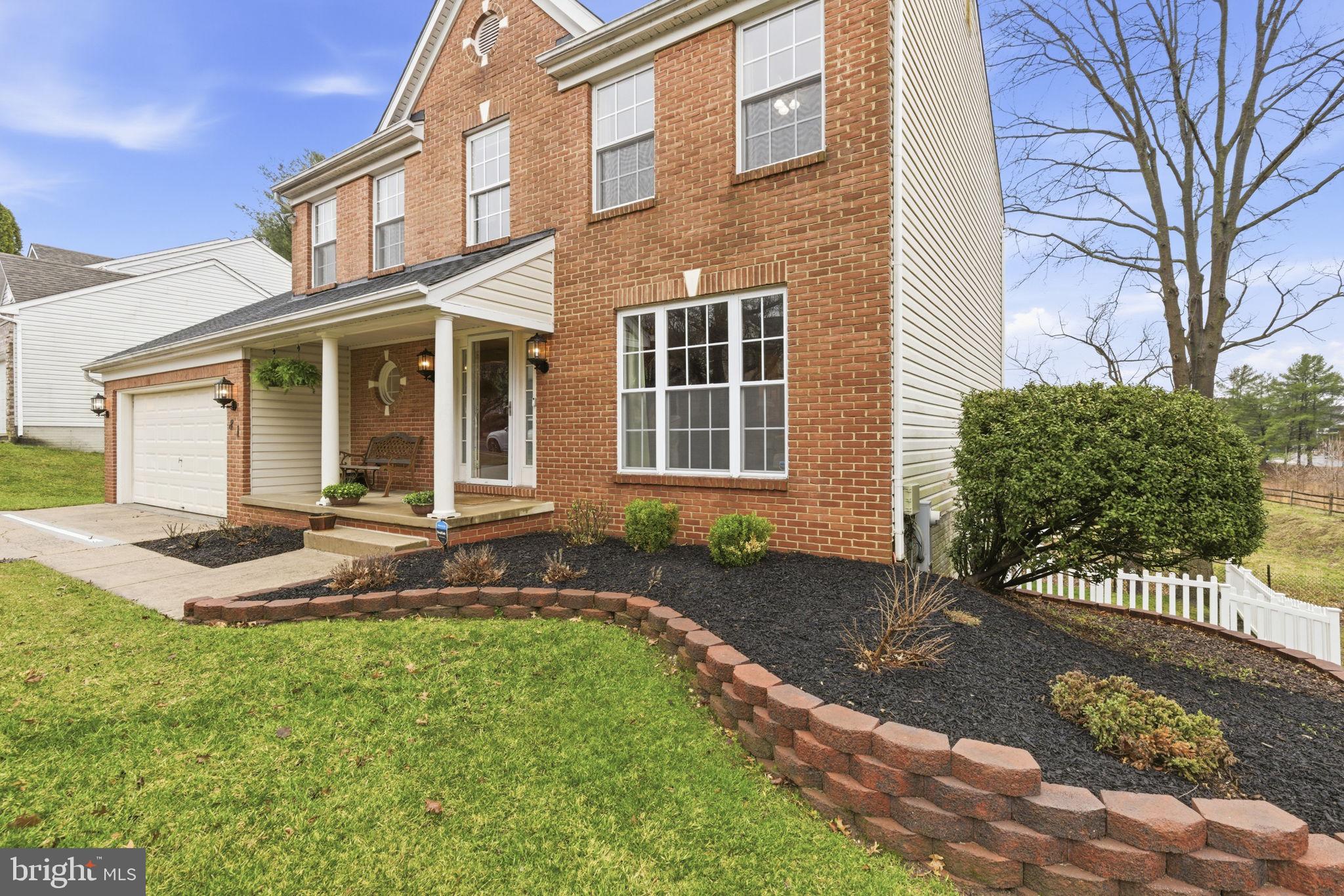 PERRY HALL COURTS - Residential