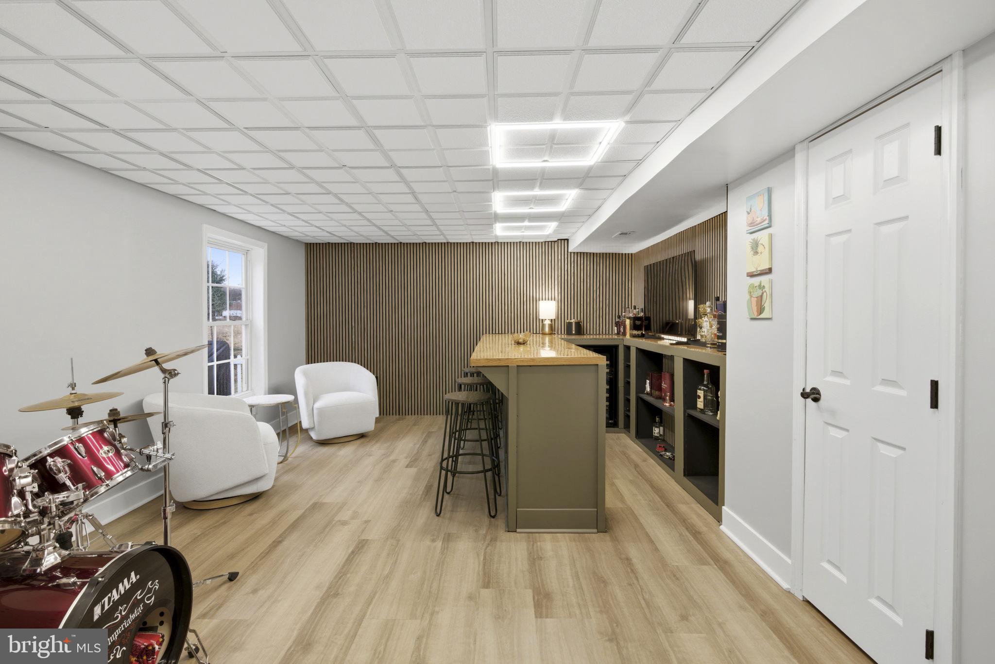 PERRY HALL COURTS - Residential