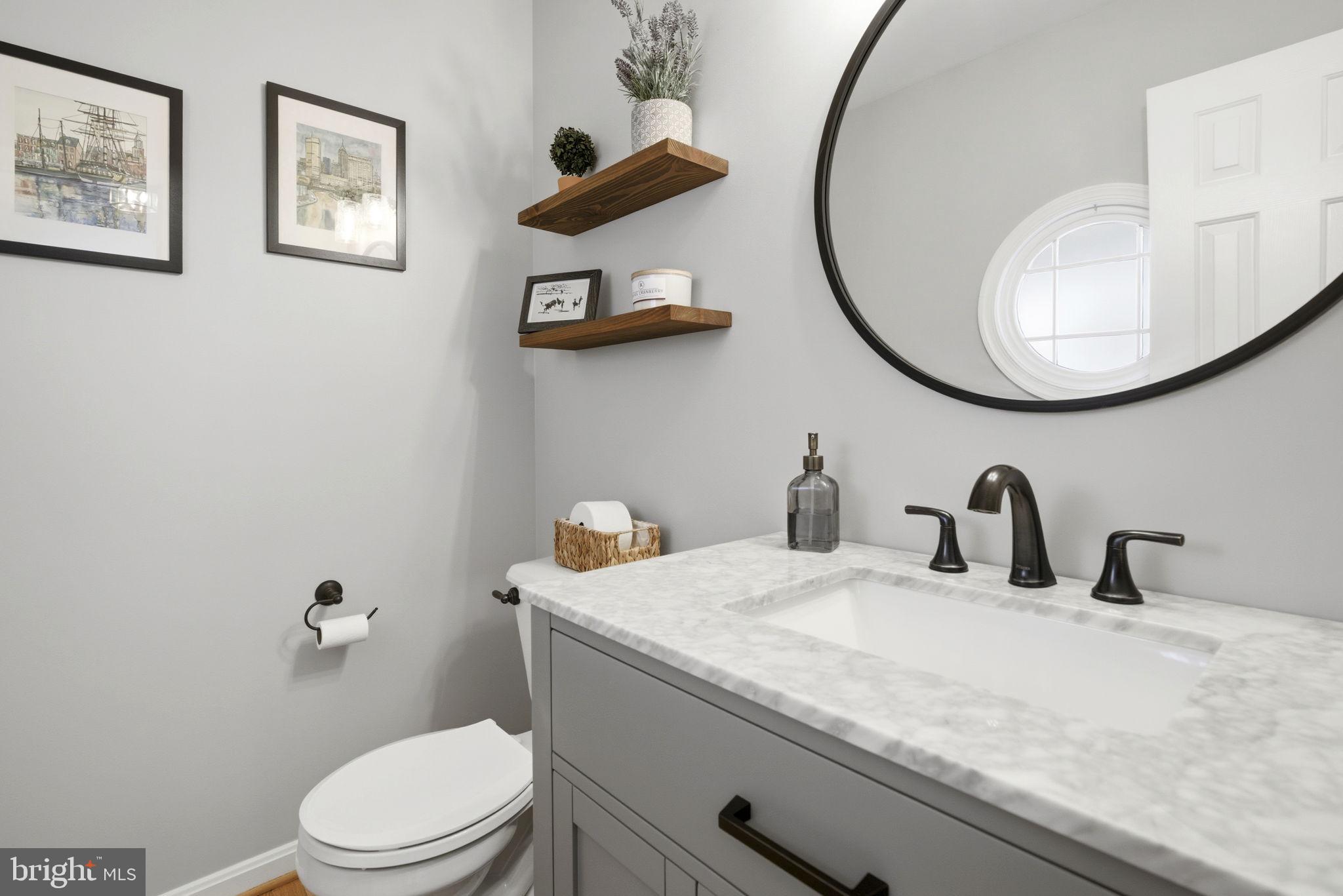 PERRY HALL COURTS - Residential