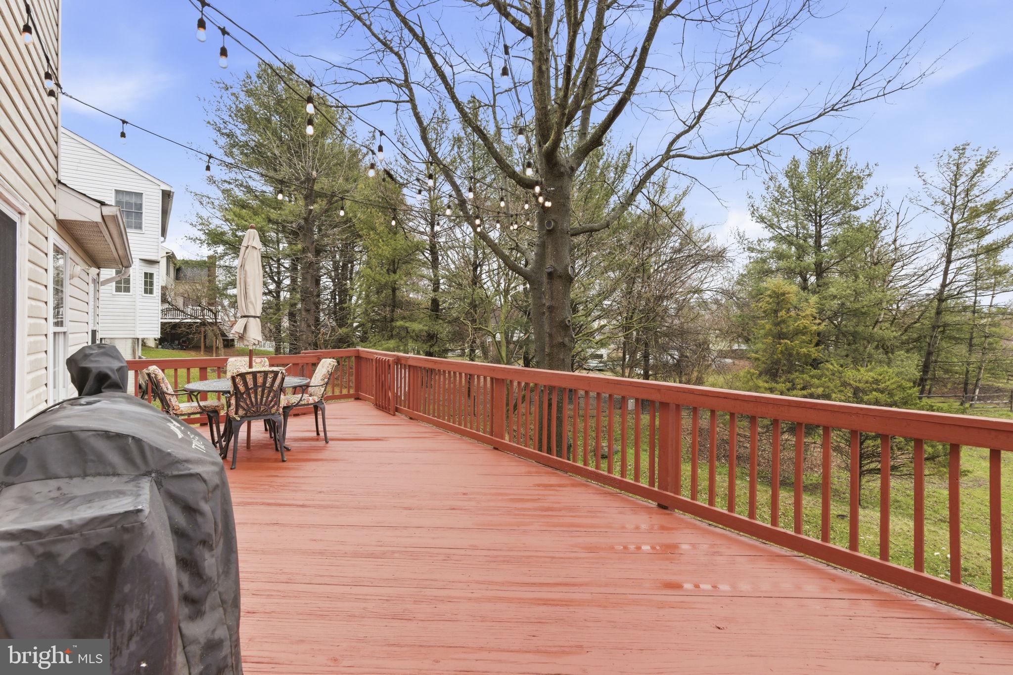 PERRY HALL COURTS - Residential