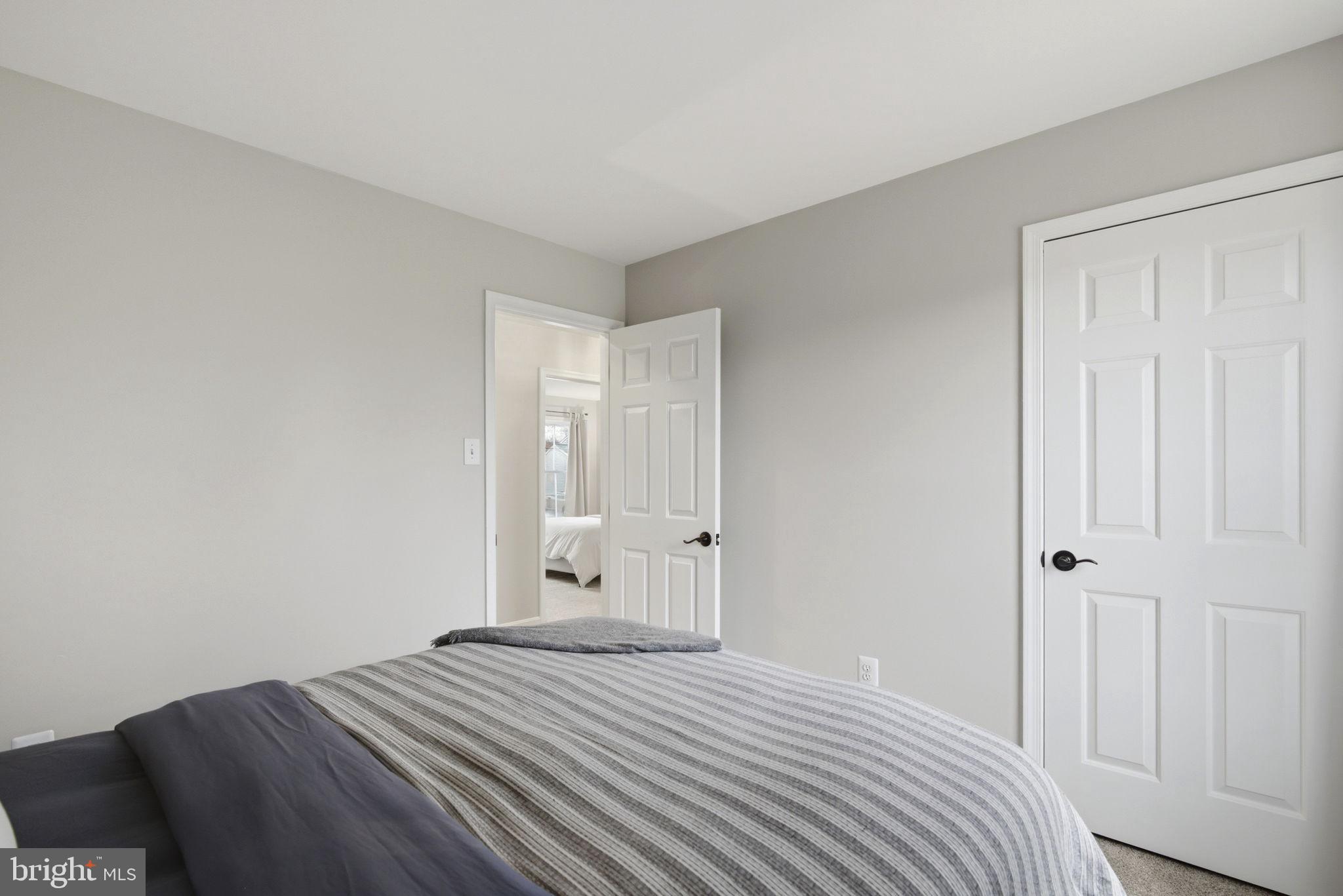 PERRY HALL COURTS - Residential