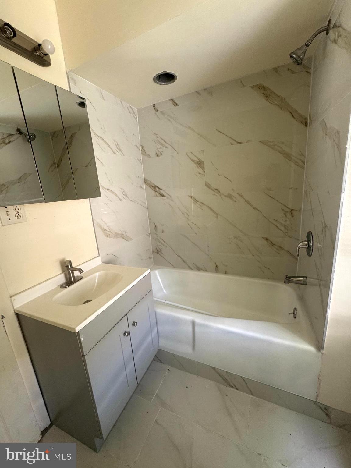 ELMWOOD PARK - Residential