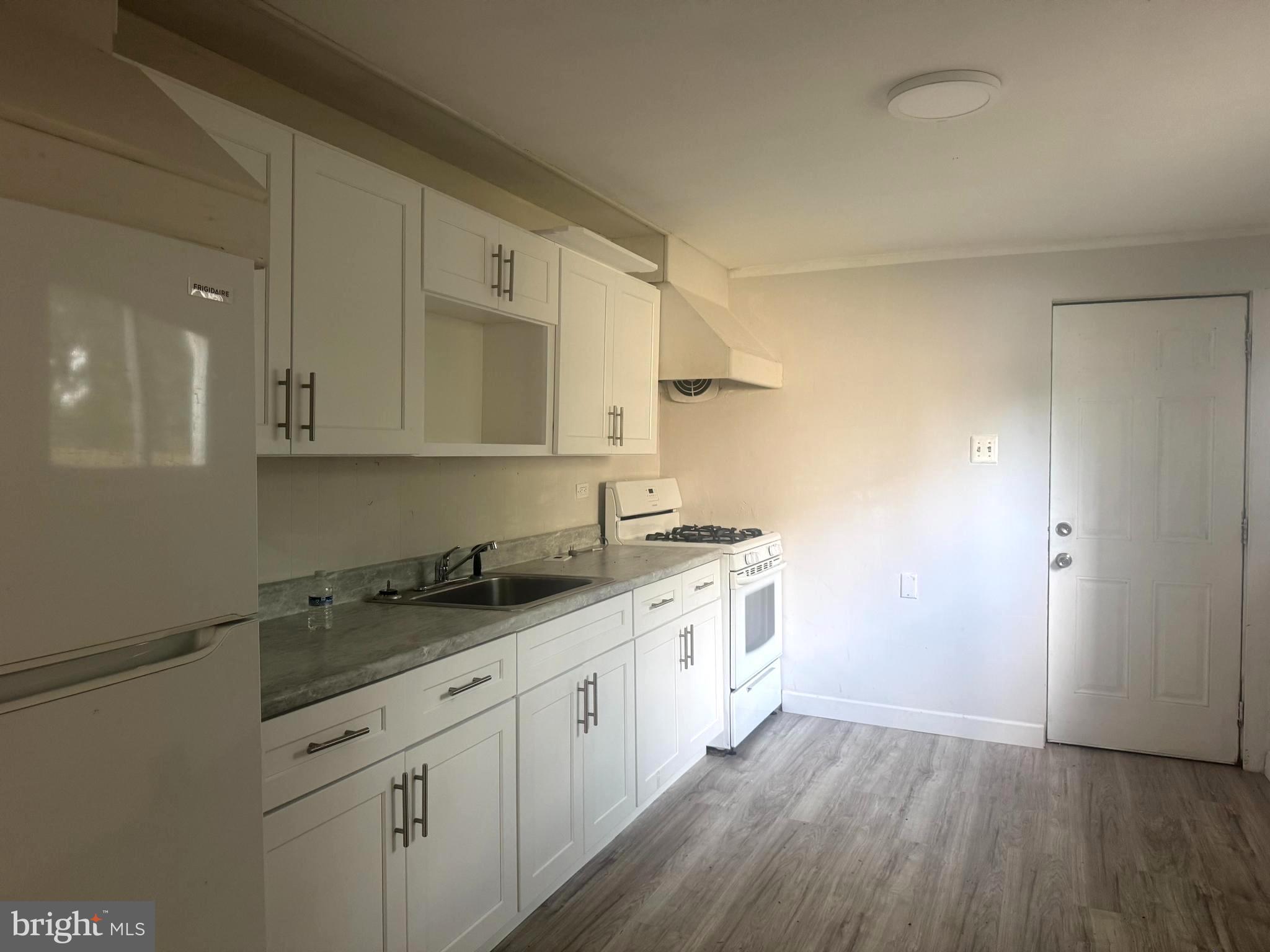 ELMWOOD PARK - Residential