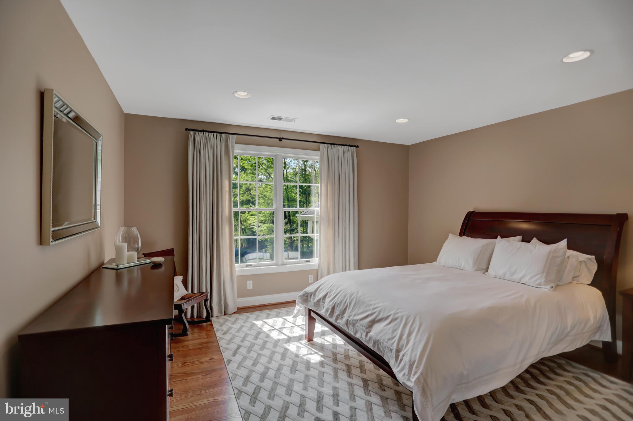 LAURELFORD - Residential