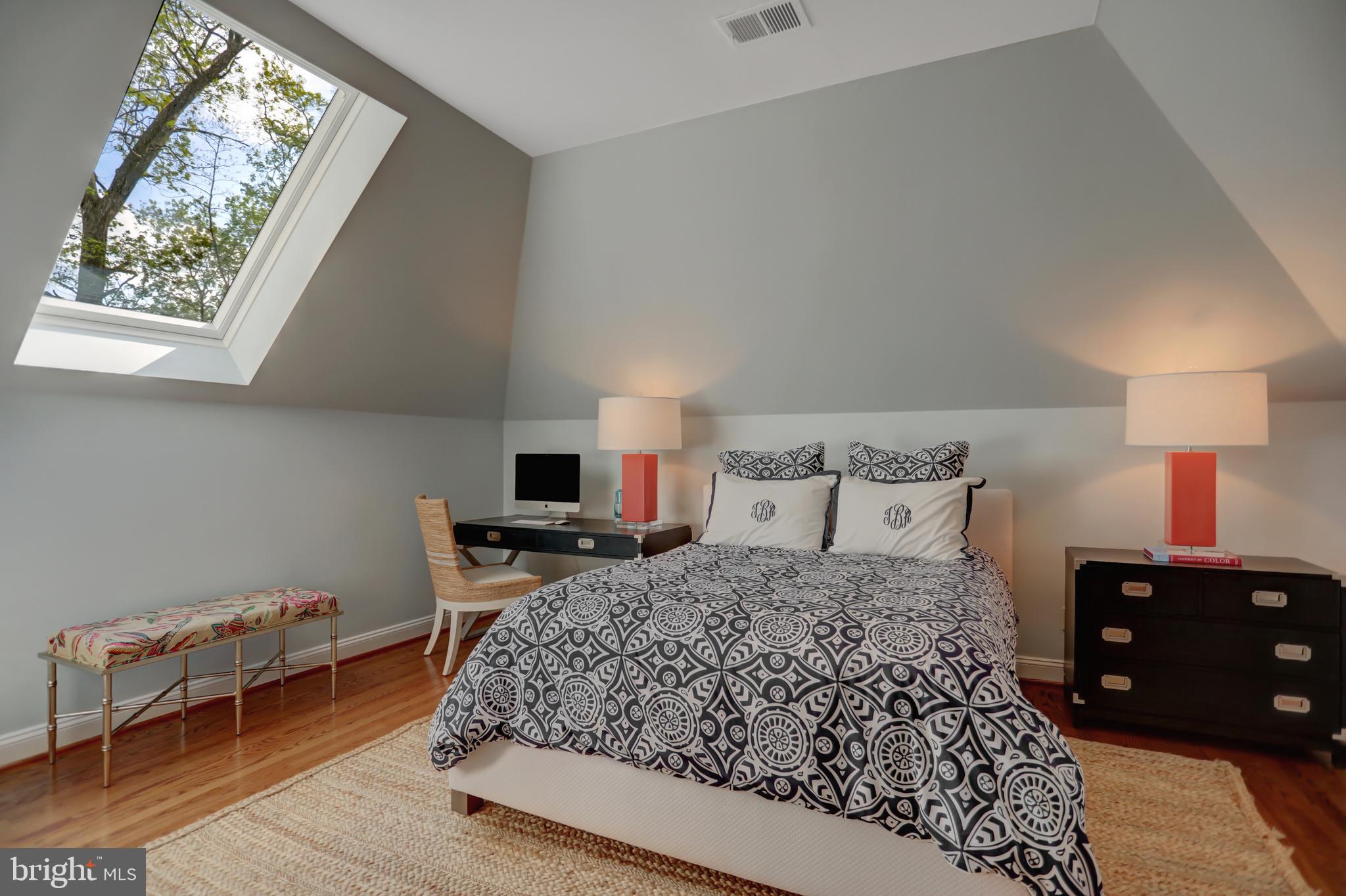 LAURELFORD - Residential