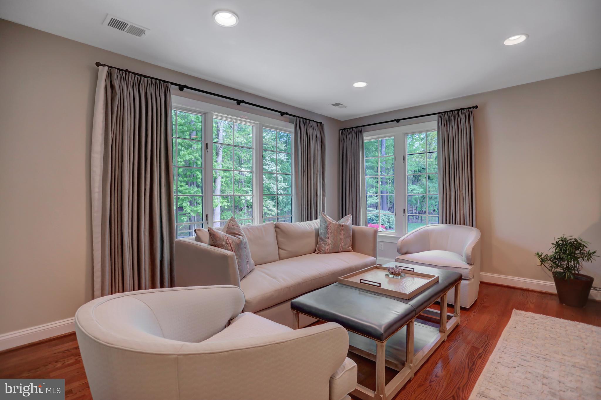 LAURELFORD - Residential