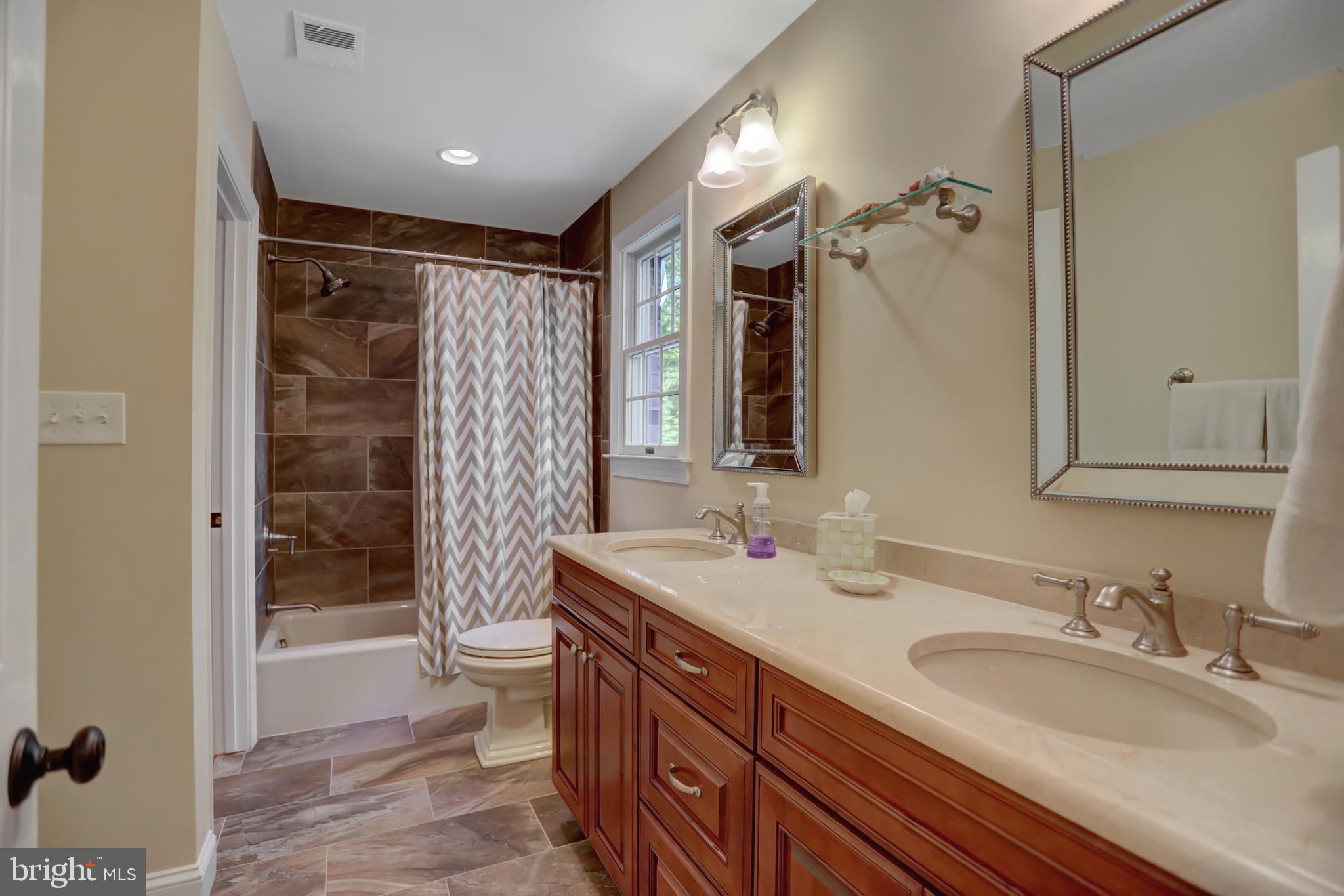 LAURELFORD - Residential