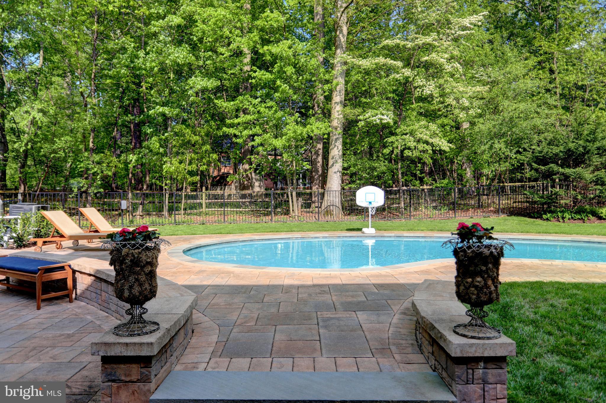 LAURELFORD - Residential