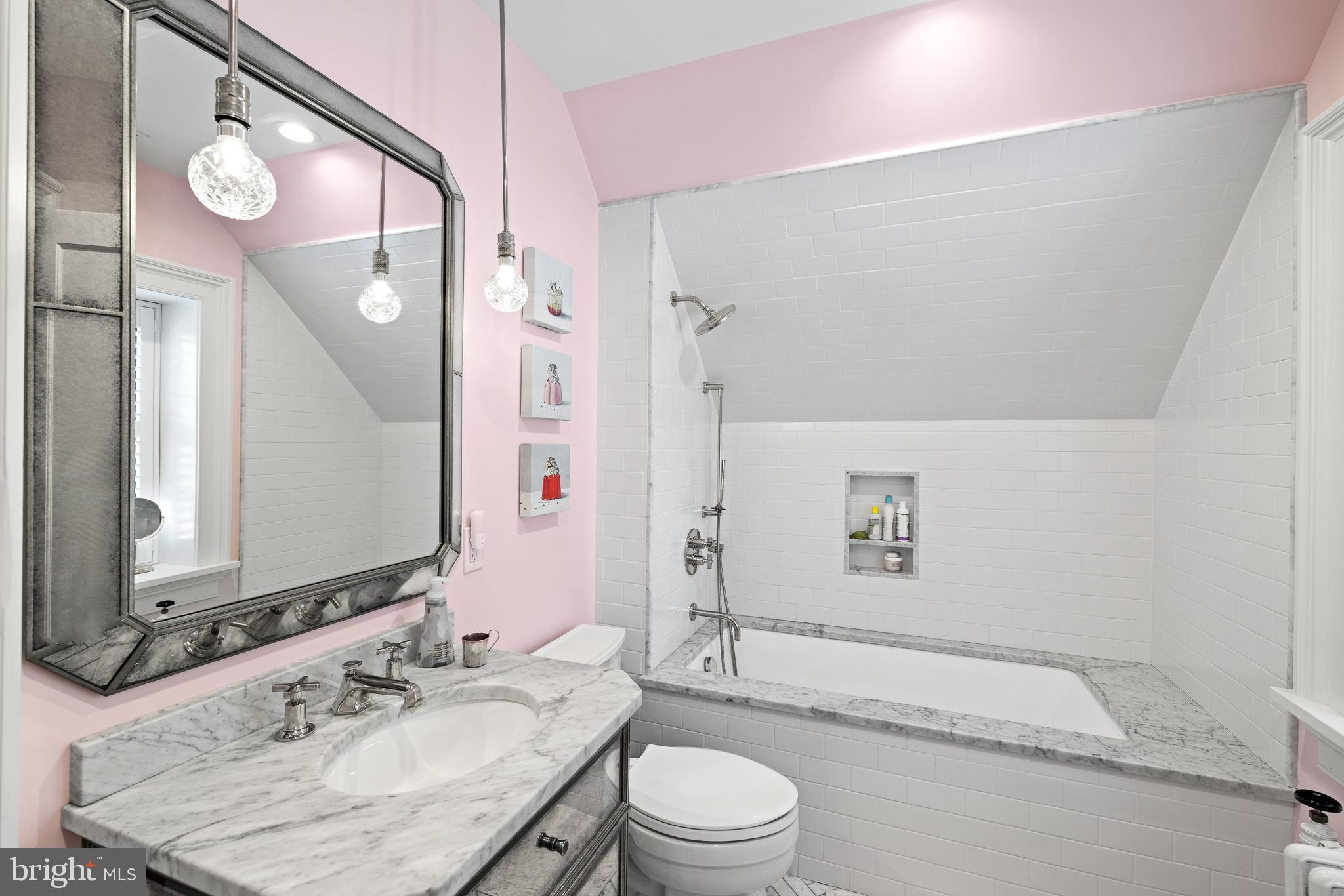 CHESTNUT HILL - Residential