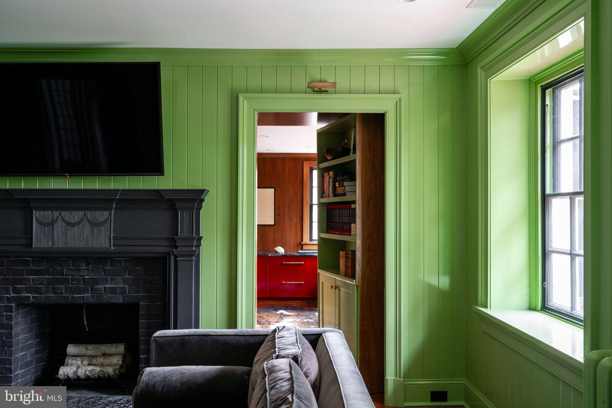 CHESTNUT HILL - Residential