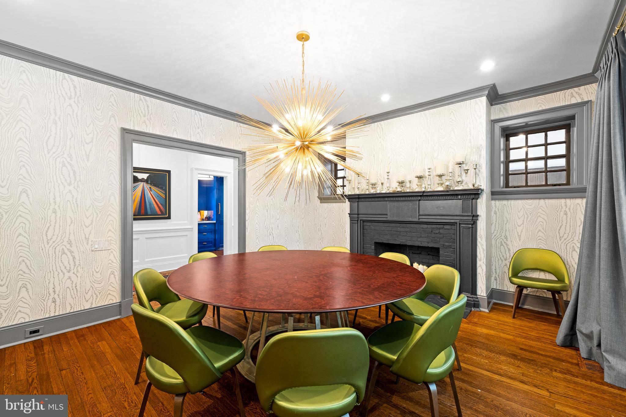 CHESTNUT HILL - Residential