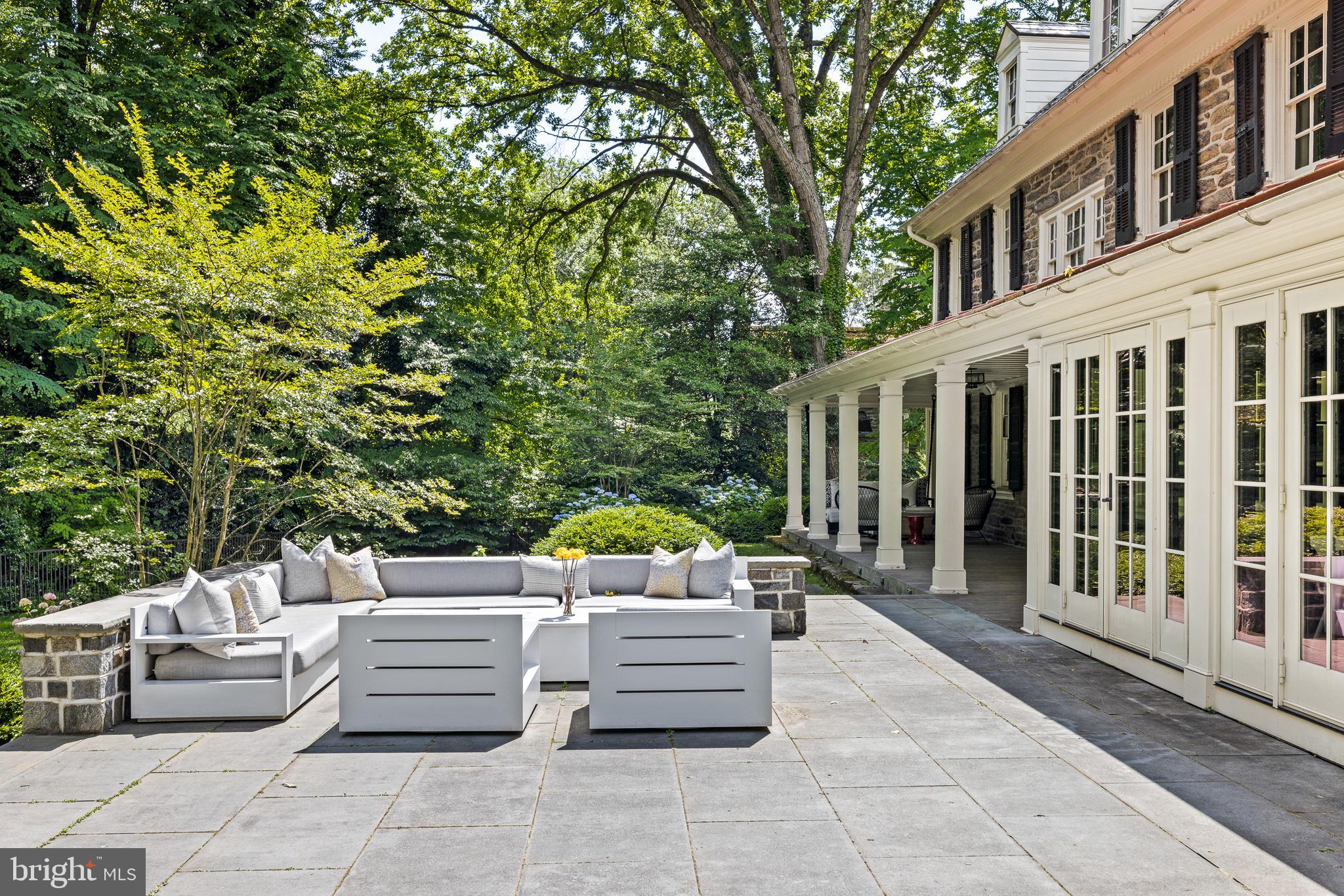 CHESTNUT HILL - Residential