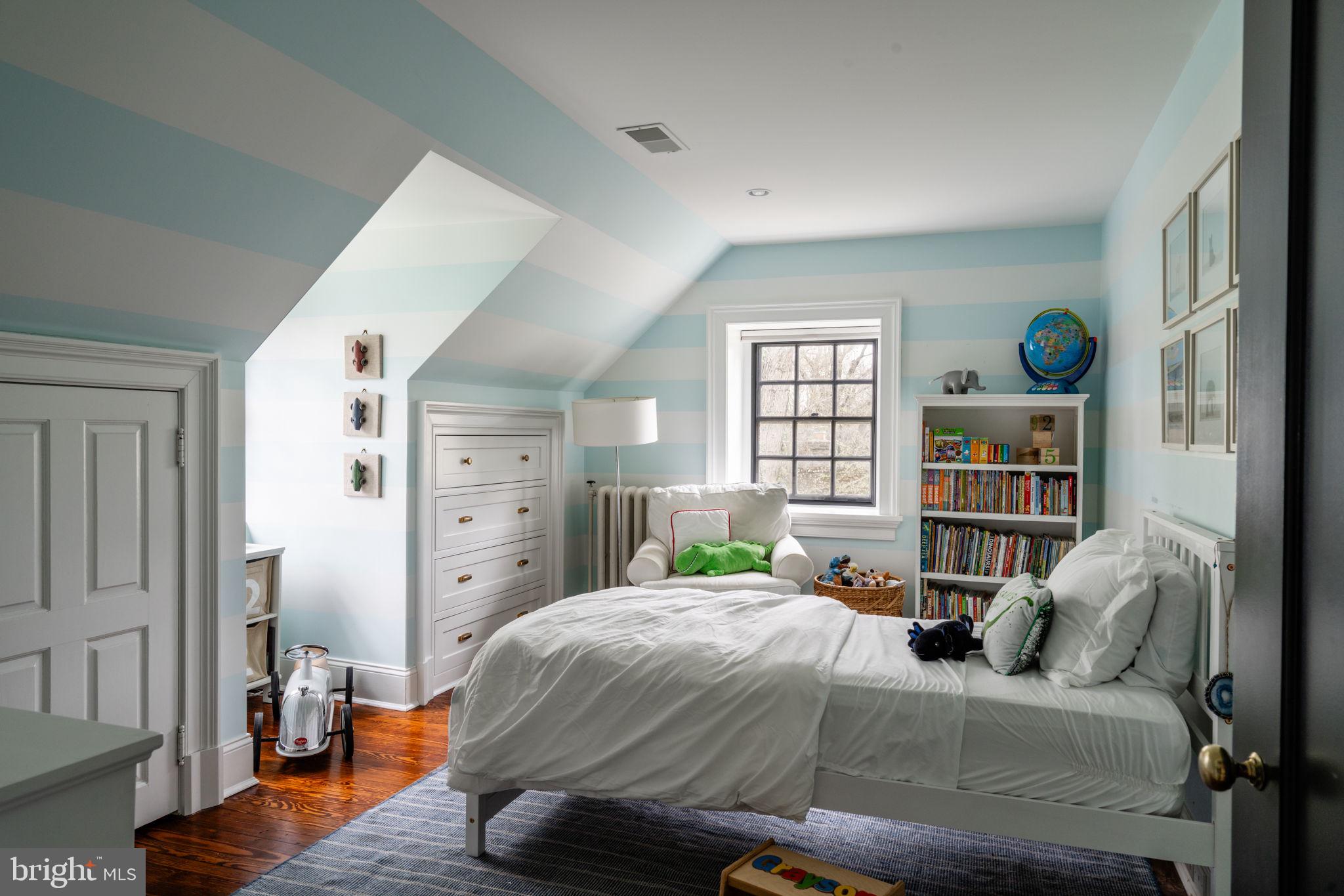 CHESTNUT HILL - Residential