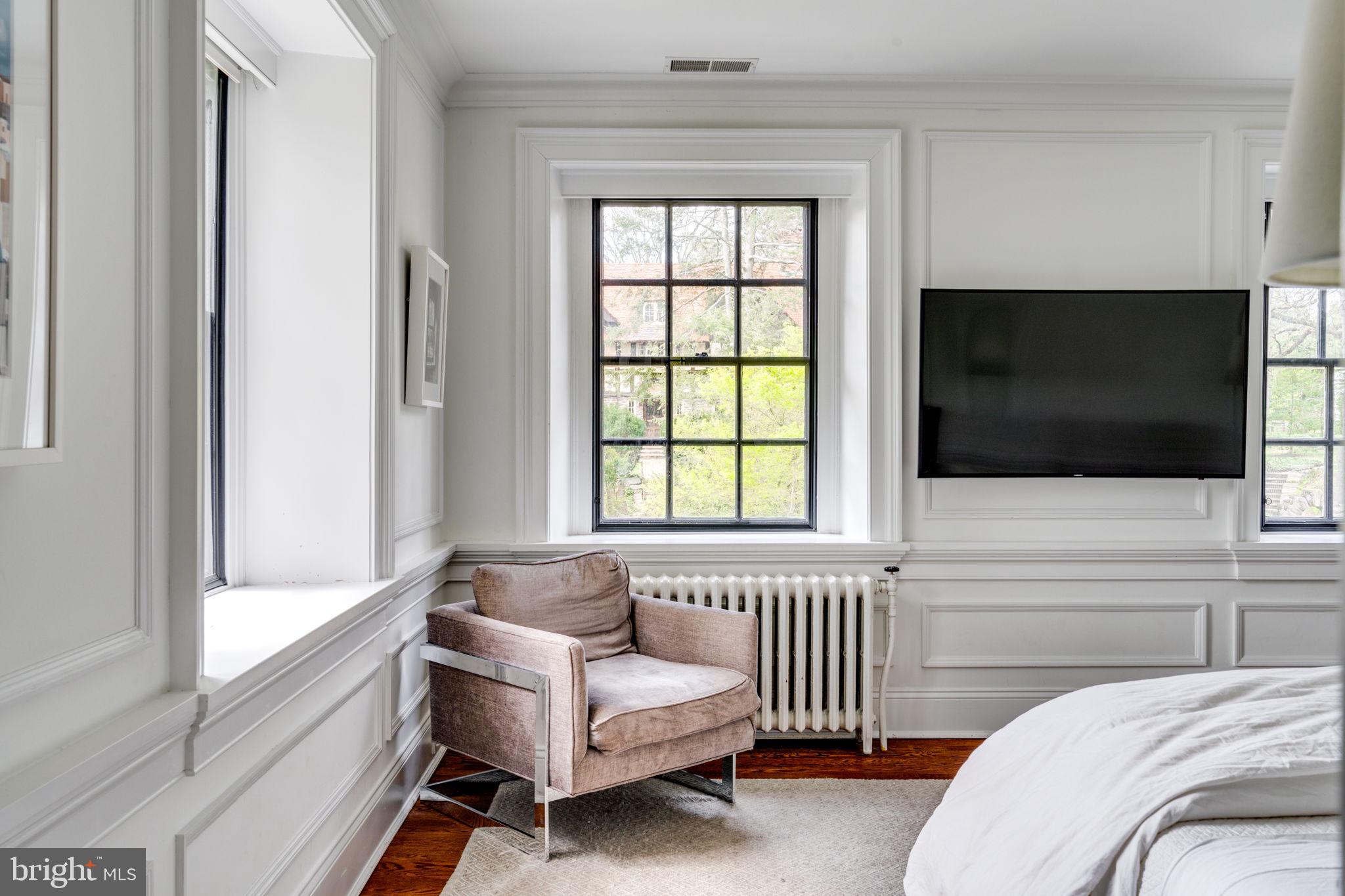 CHESTNUT HILL - Residential