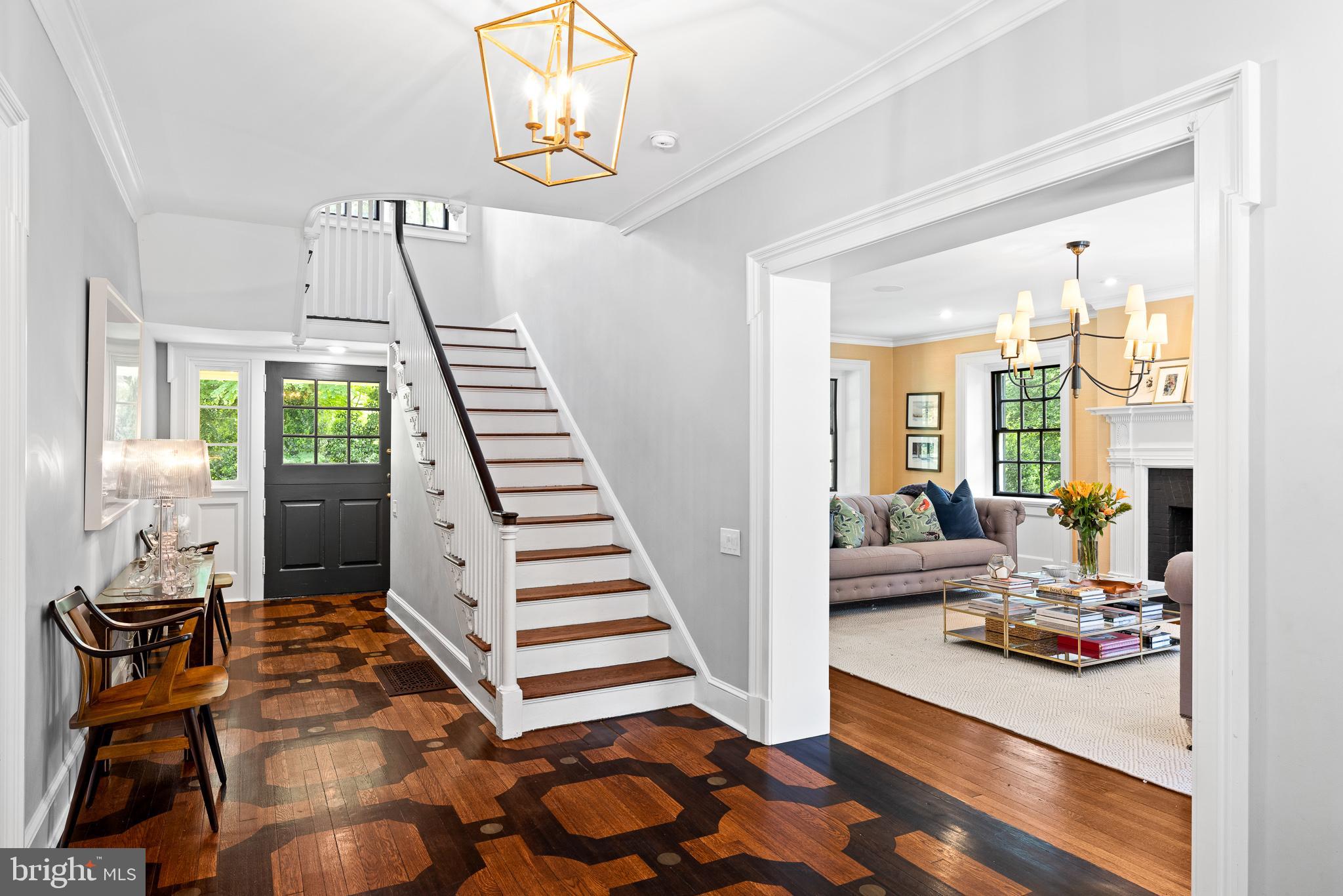 CHESTNUT HILL - Residential