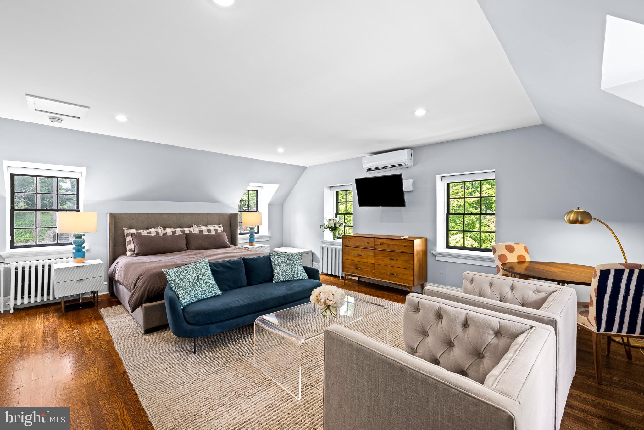 CHESTNUT HILL - Residential