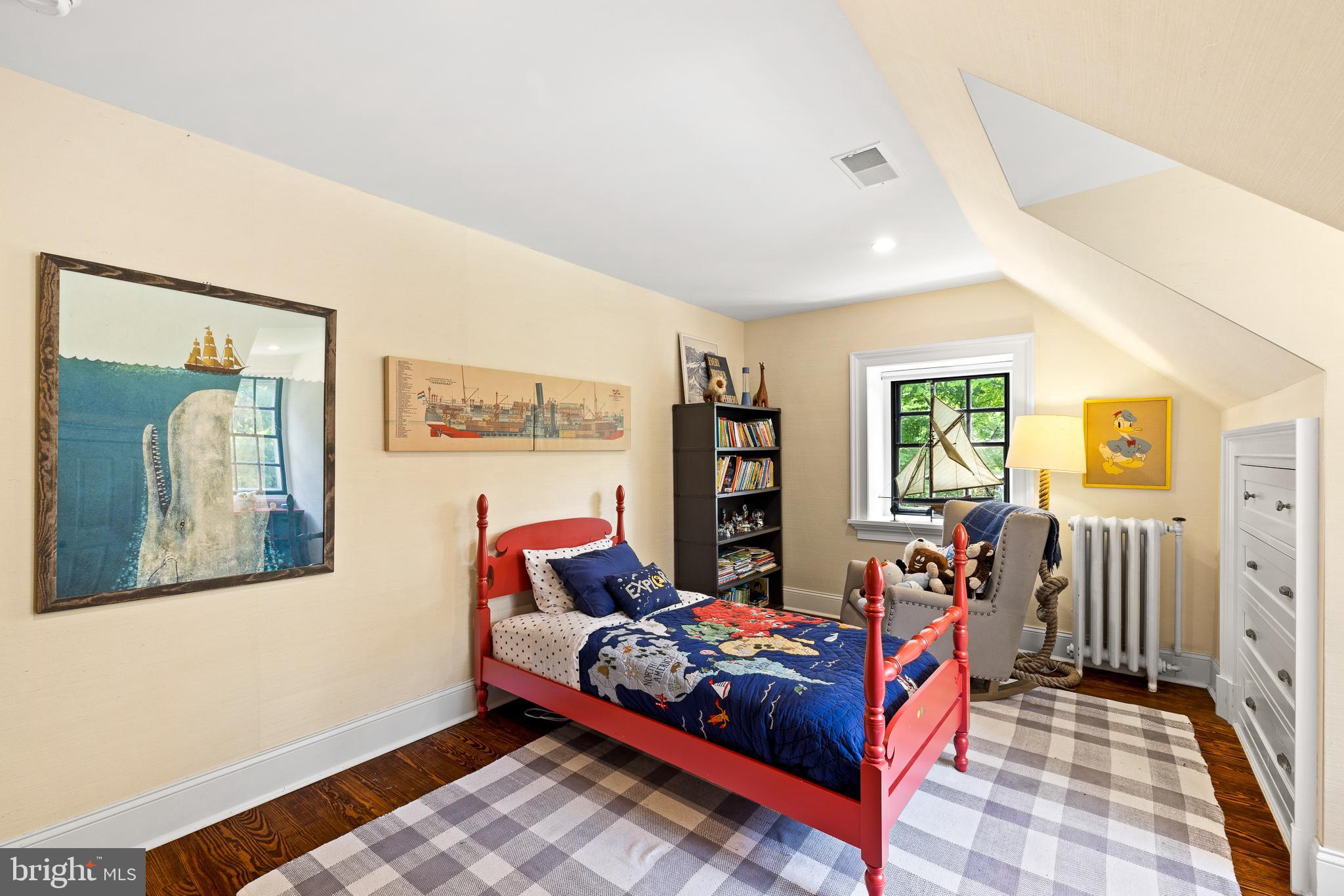 CHESTNUT HILL - Residential