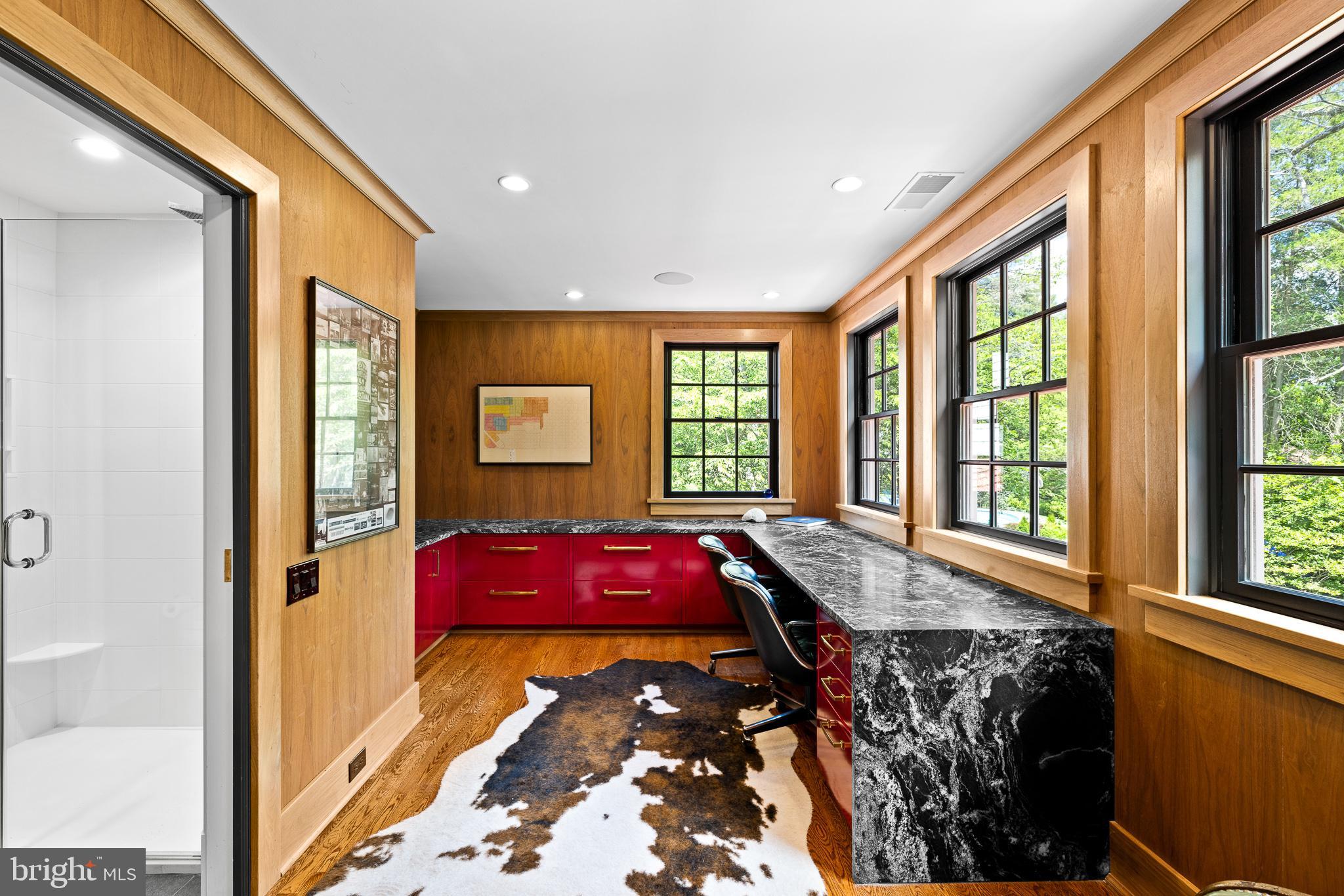 CHESTNUT HILL - Residential